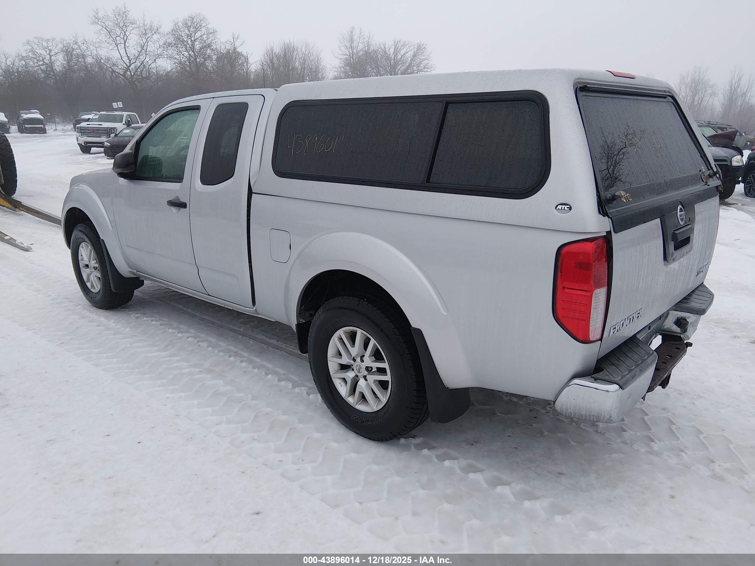 NISSAN FRONTIER image 3