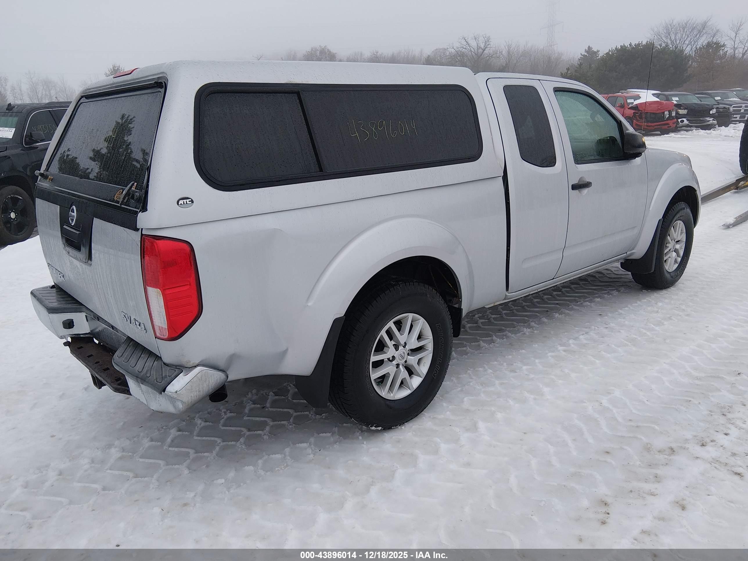 NISSAN FRONTIER image 4