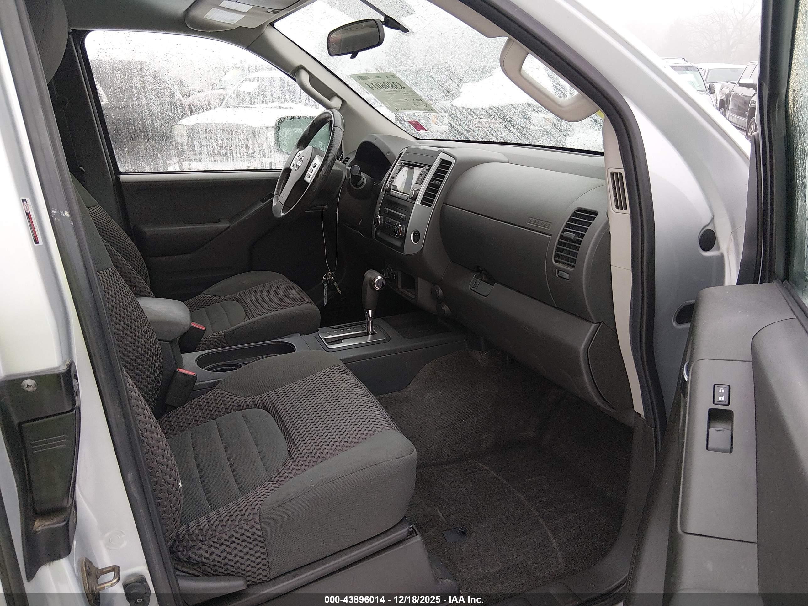NISSAN FRONTIER image 5