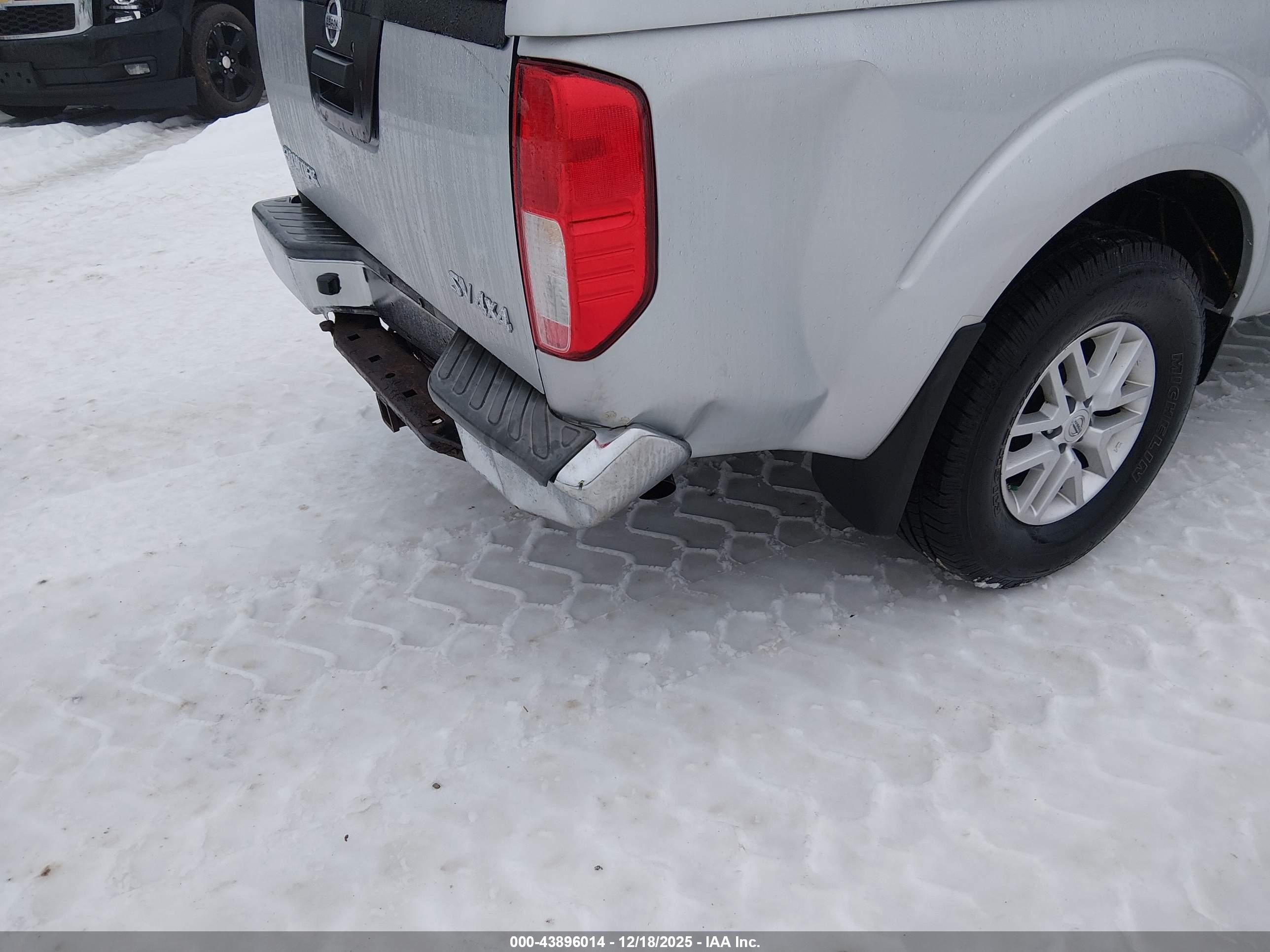 NISSAN FRONTIER image 6