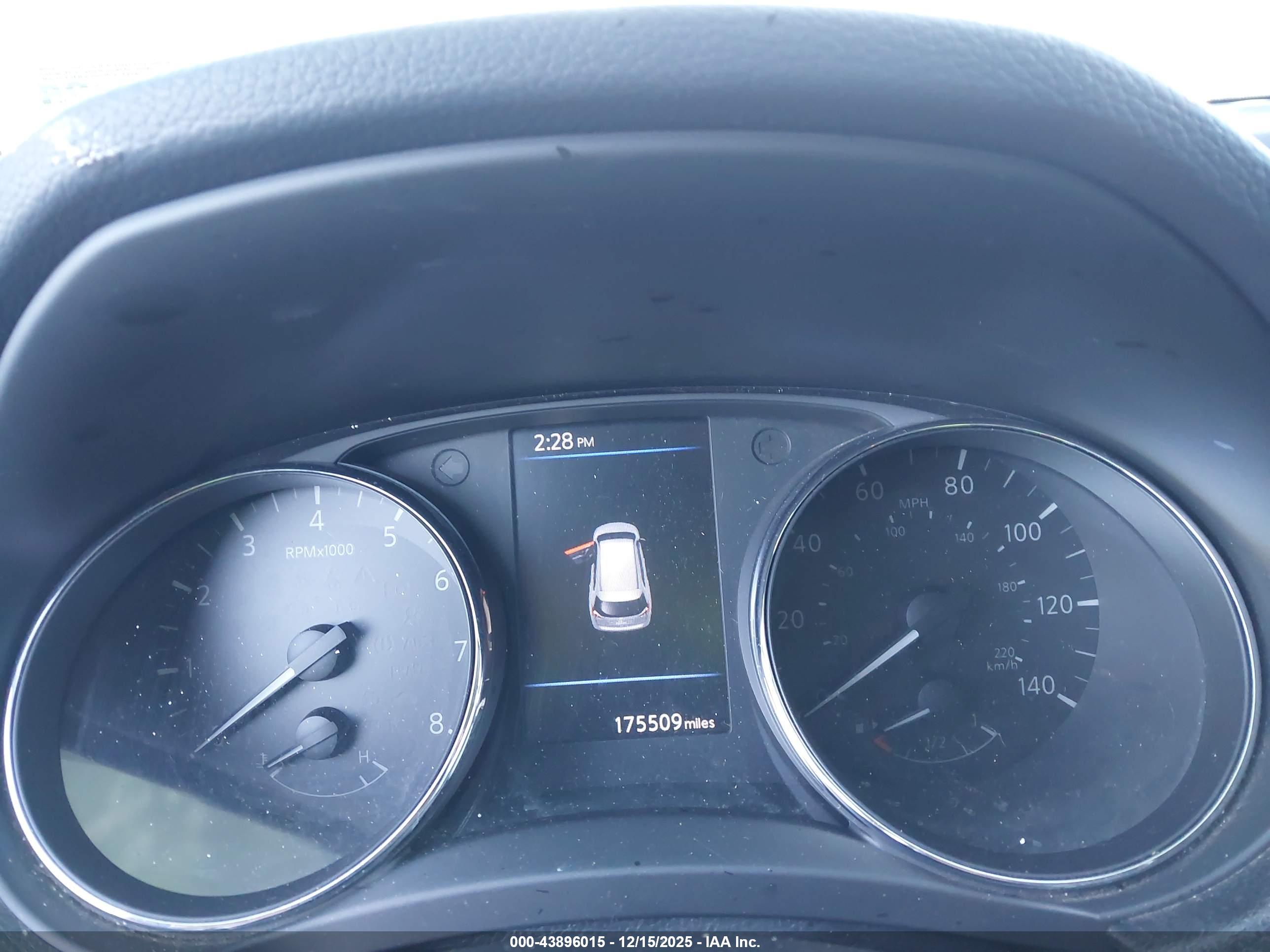 NISSAN ROGUE image 7