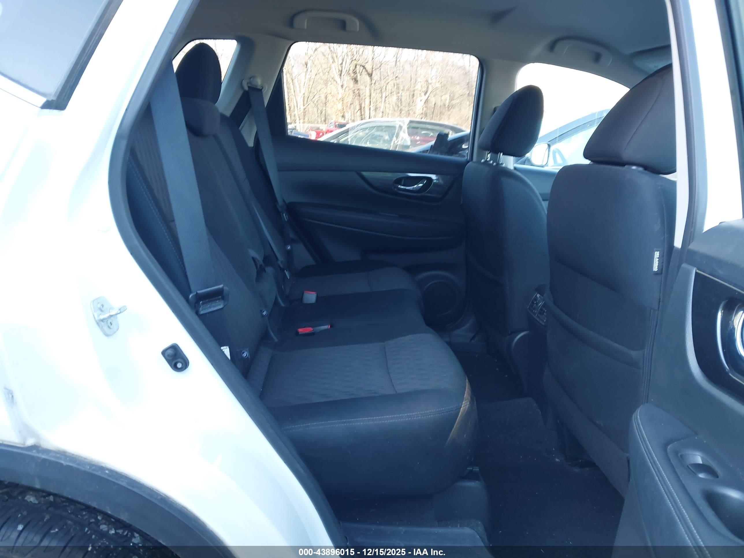NISSAN ROGUE image 8