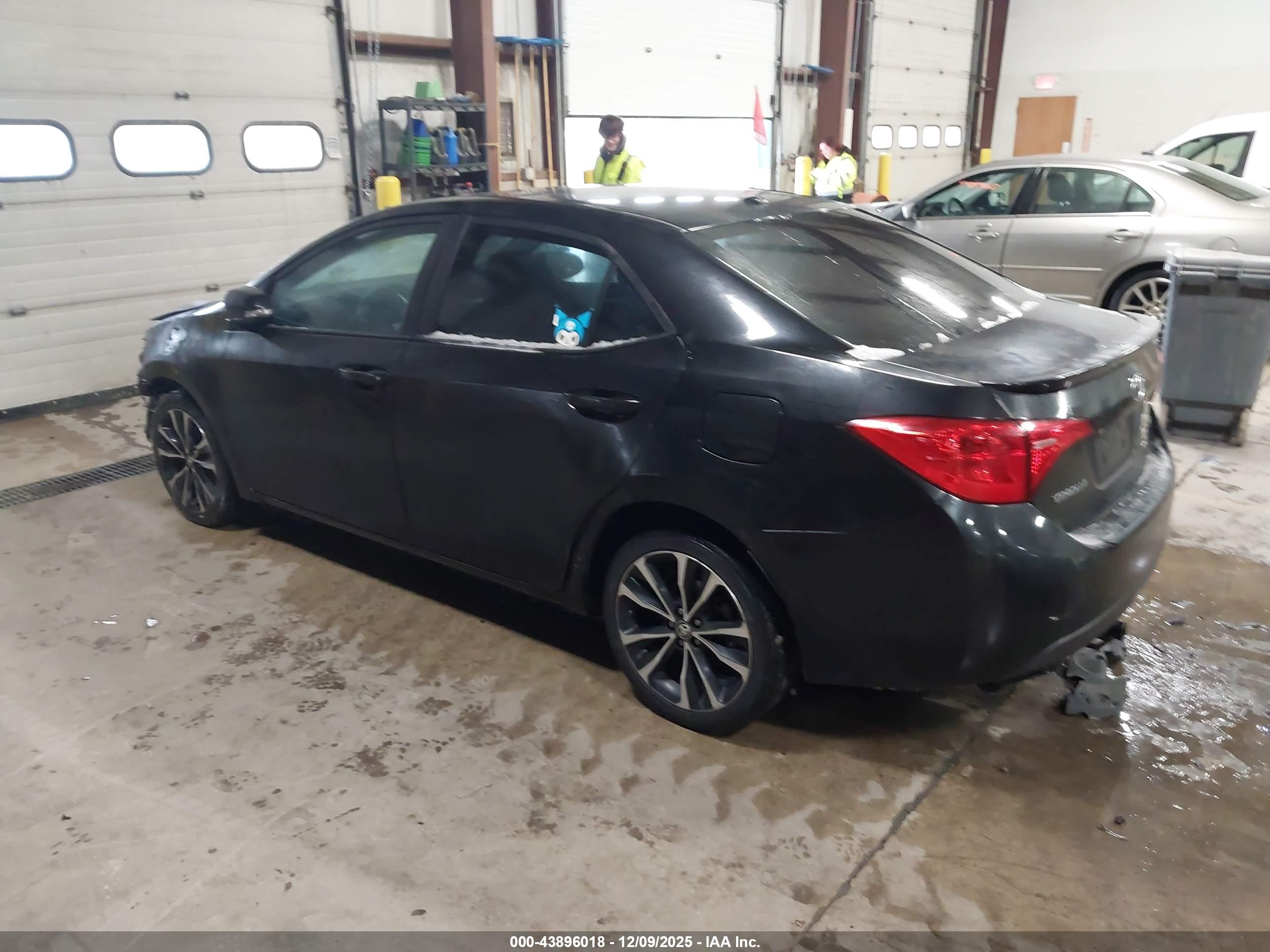 TOYOTA COROLLA image 3
