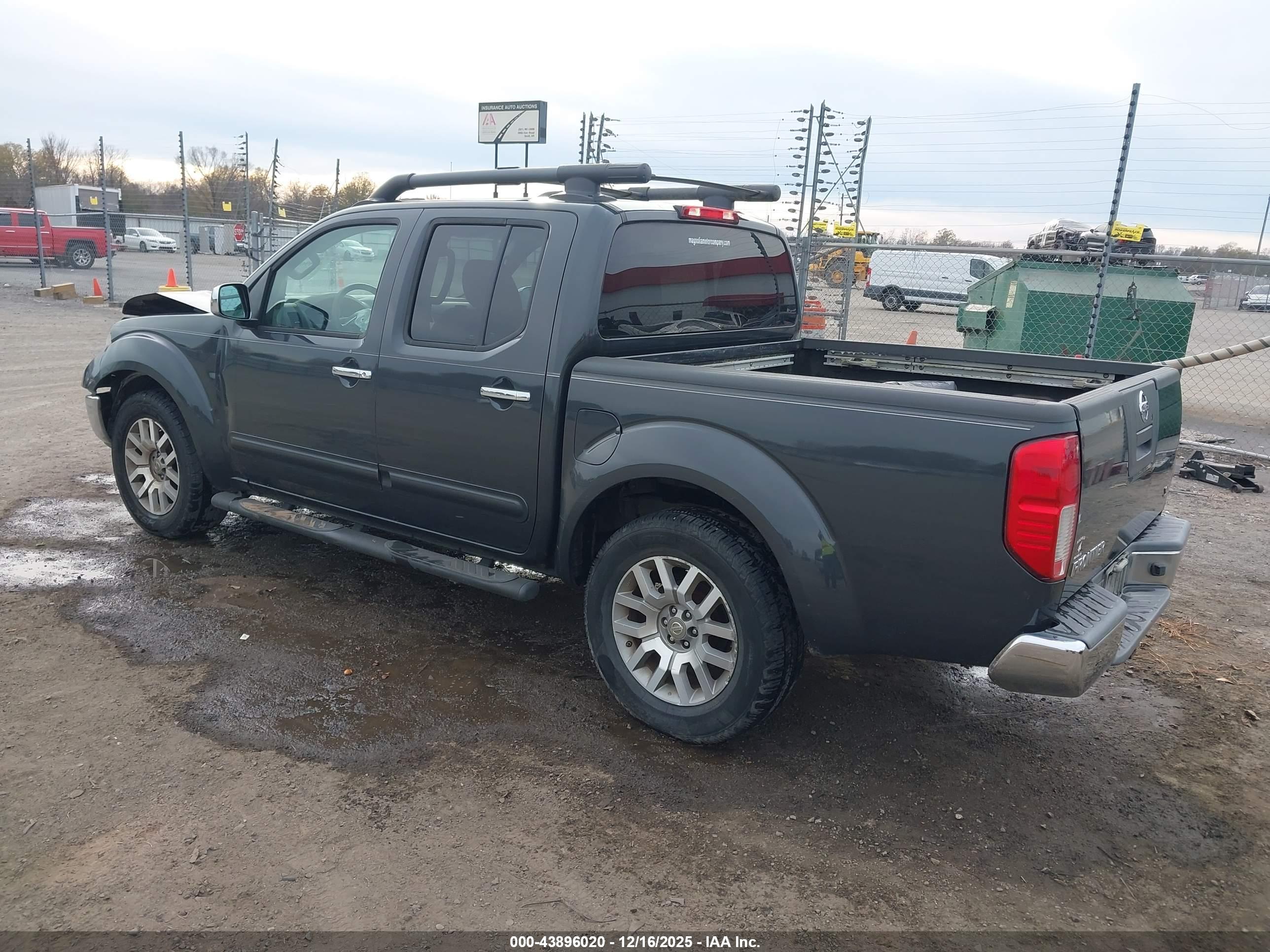 NISSAN FRONTIER image 3