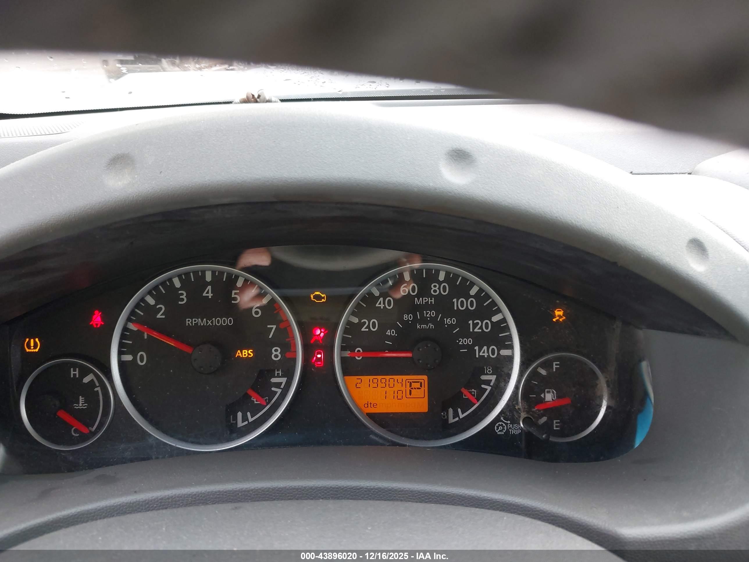 NISSAN FRONTIER image 7
