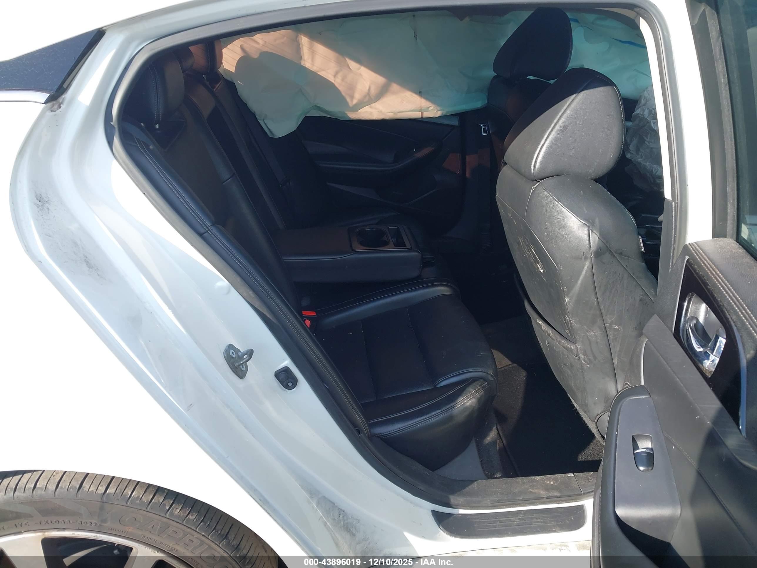 NISSAN MAXIMA image 8