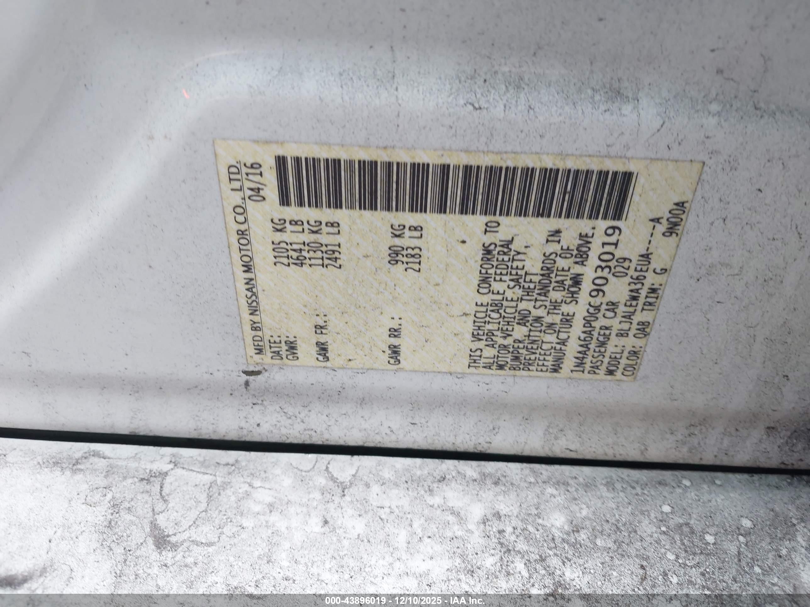 NISSAN MAXIMA image 9