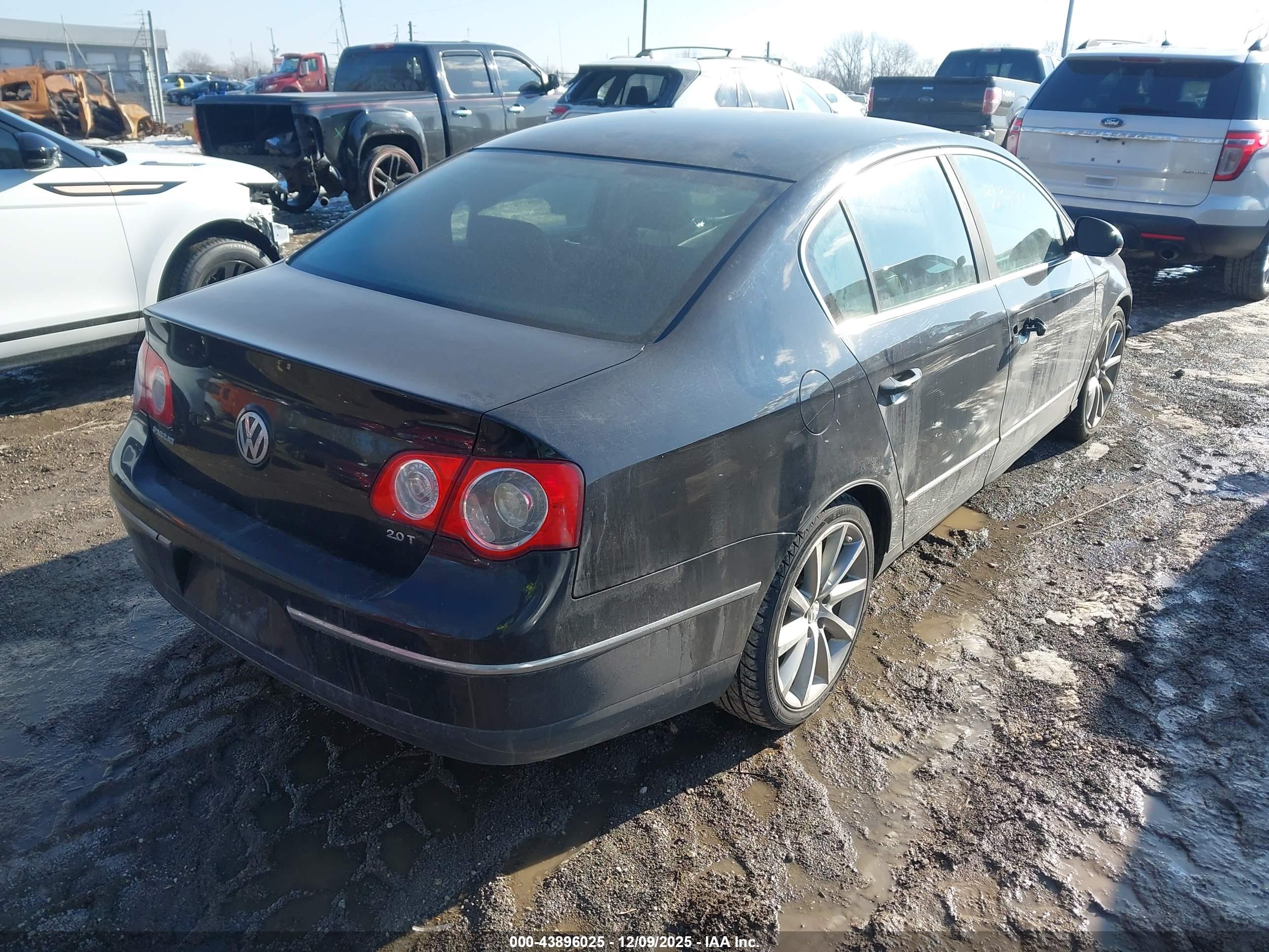 VOLKSWAGEN PASSAT image 4