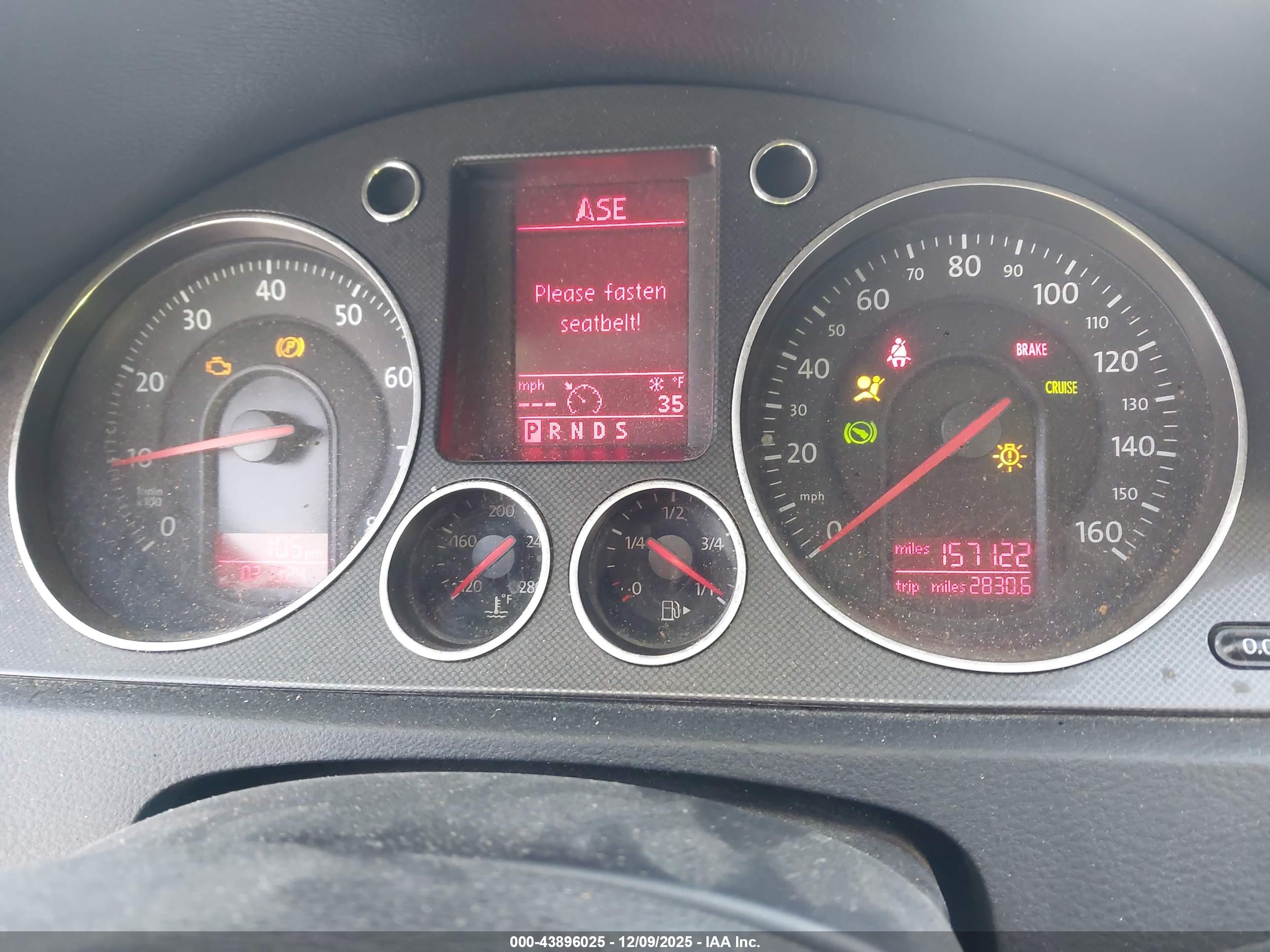 VOLKSWAGEN PASSAT image 7