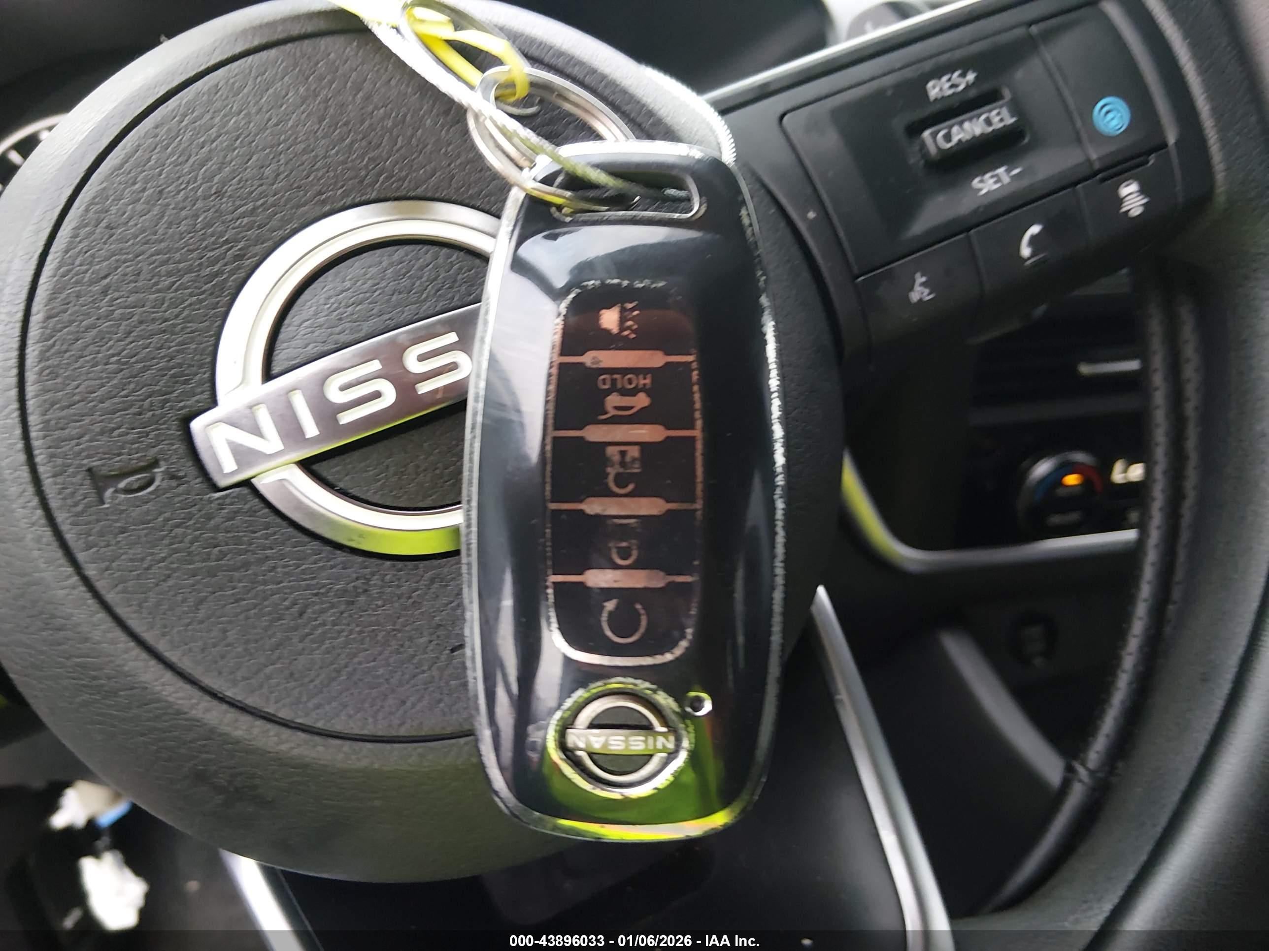 NISSAN ROGUE image 11