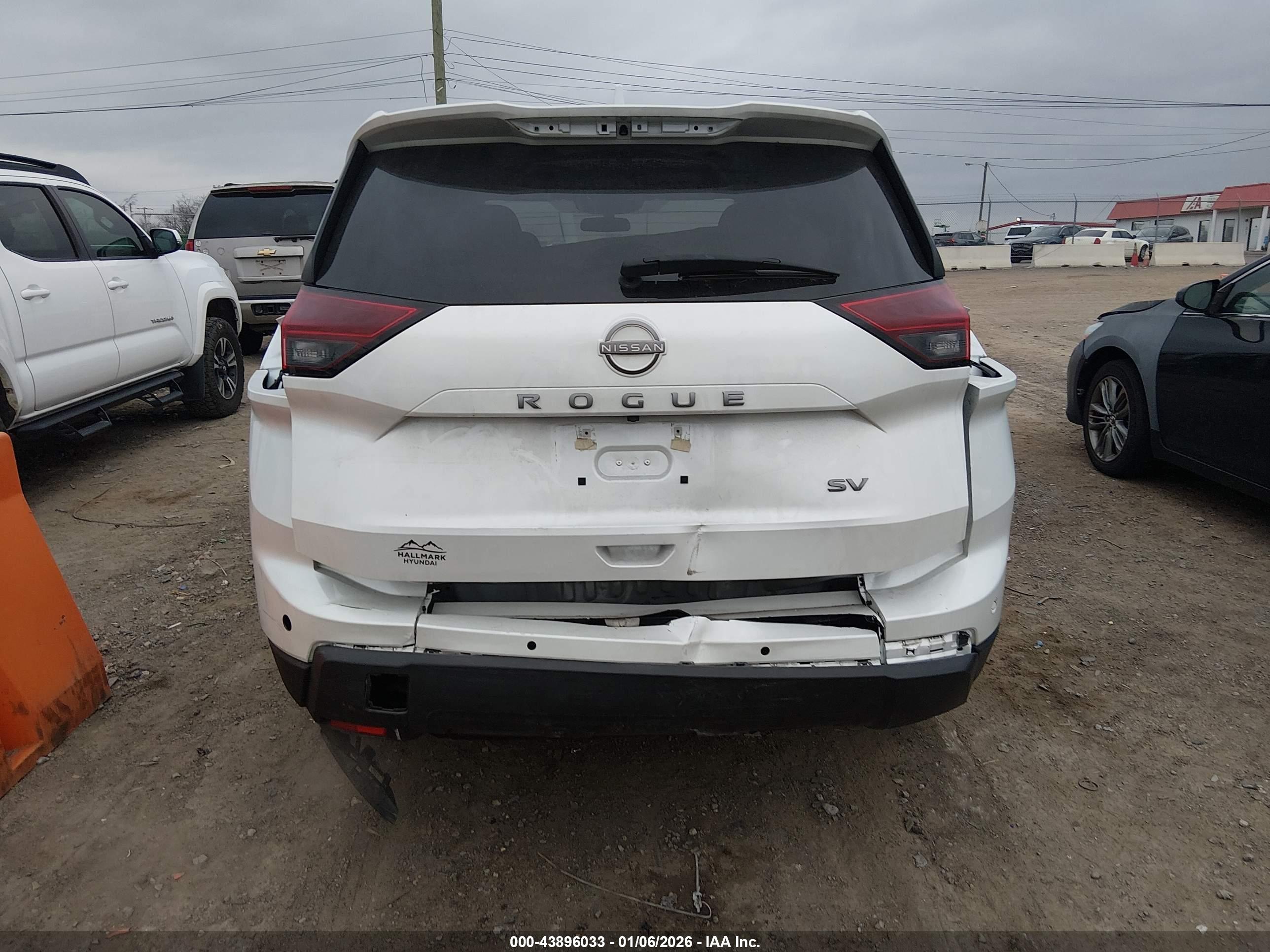 NISSAN ROGUE image 6
