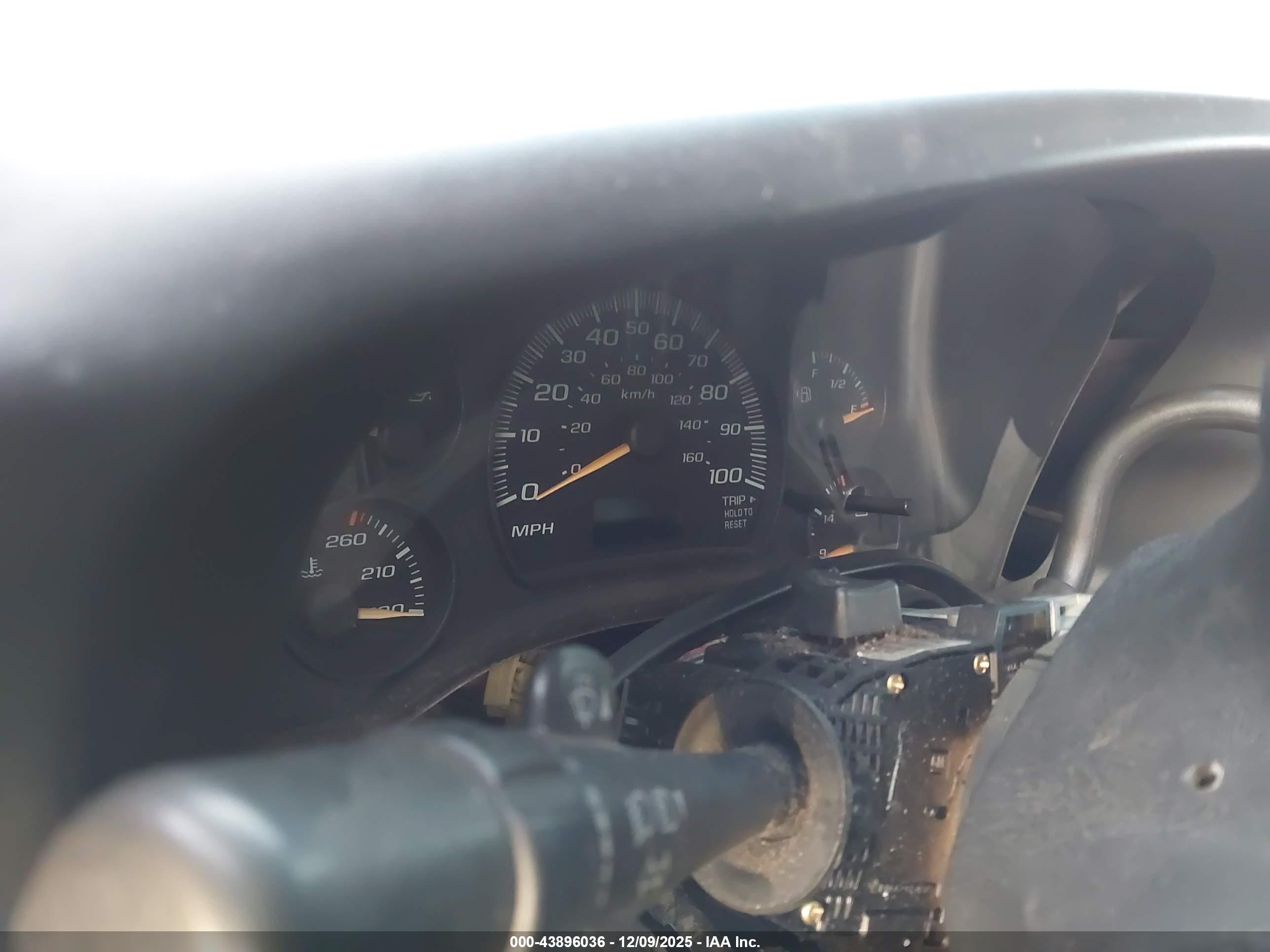 CHEVROLET EXPRESS image 7