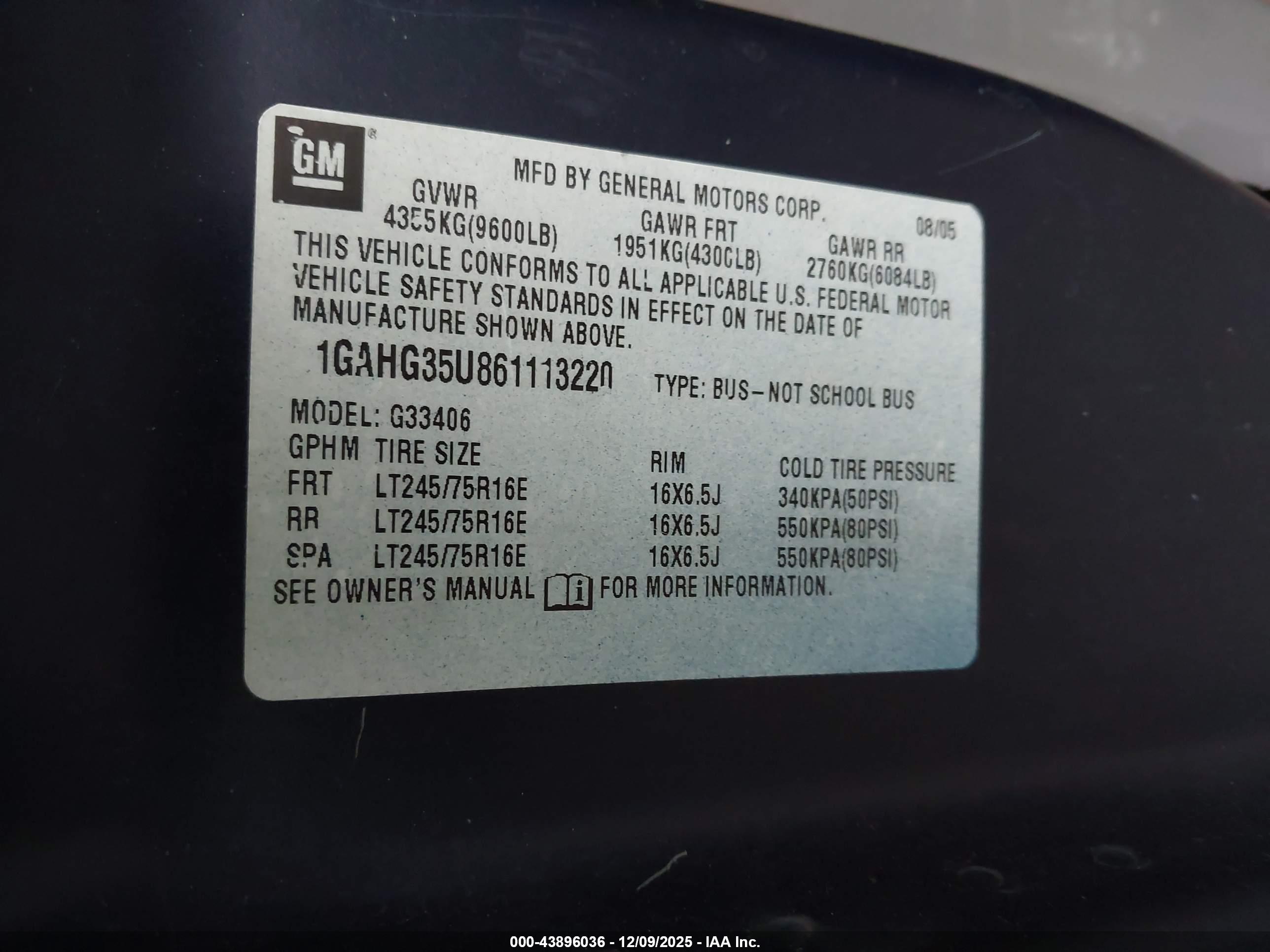 CHEVROLET EXPRESS image 9