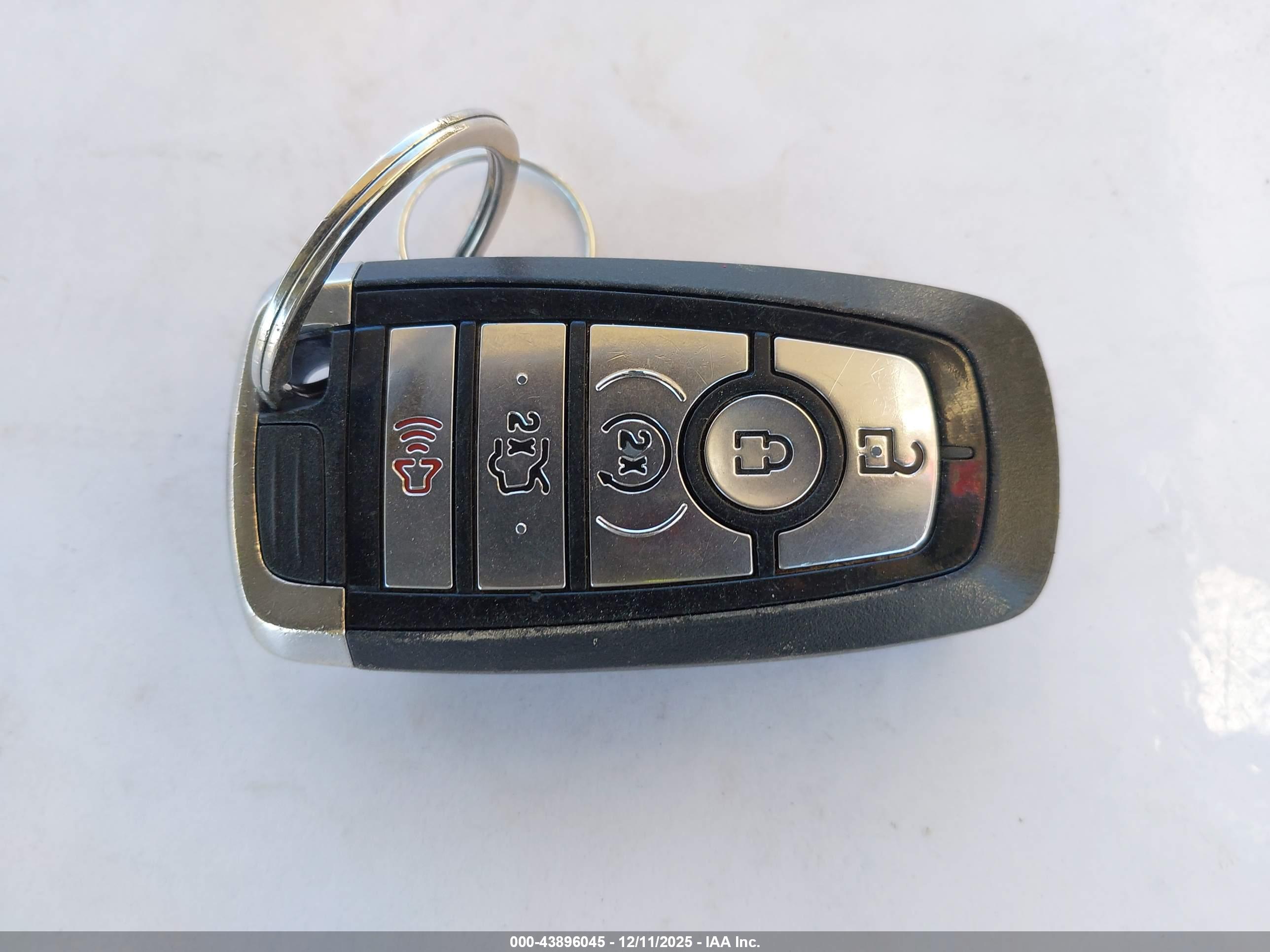FORD FUSION image 11