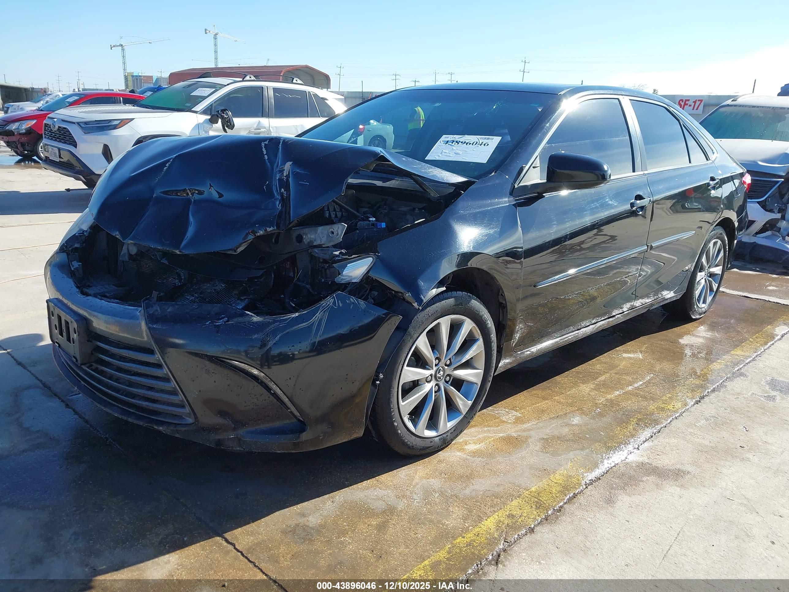 TOYOTA CAMRY image 2