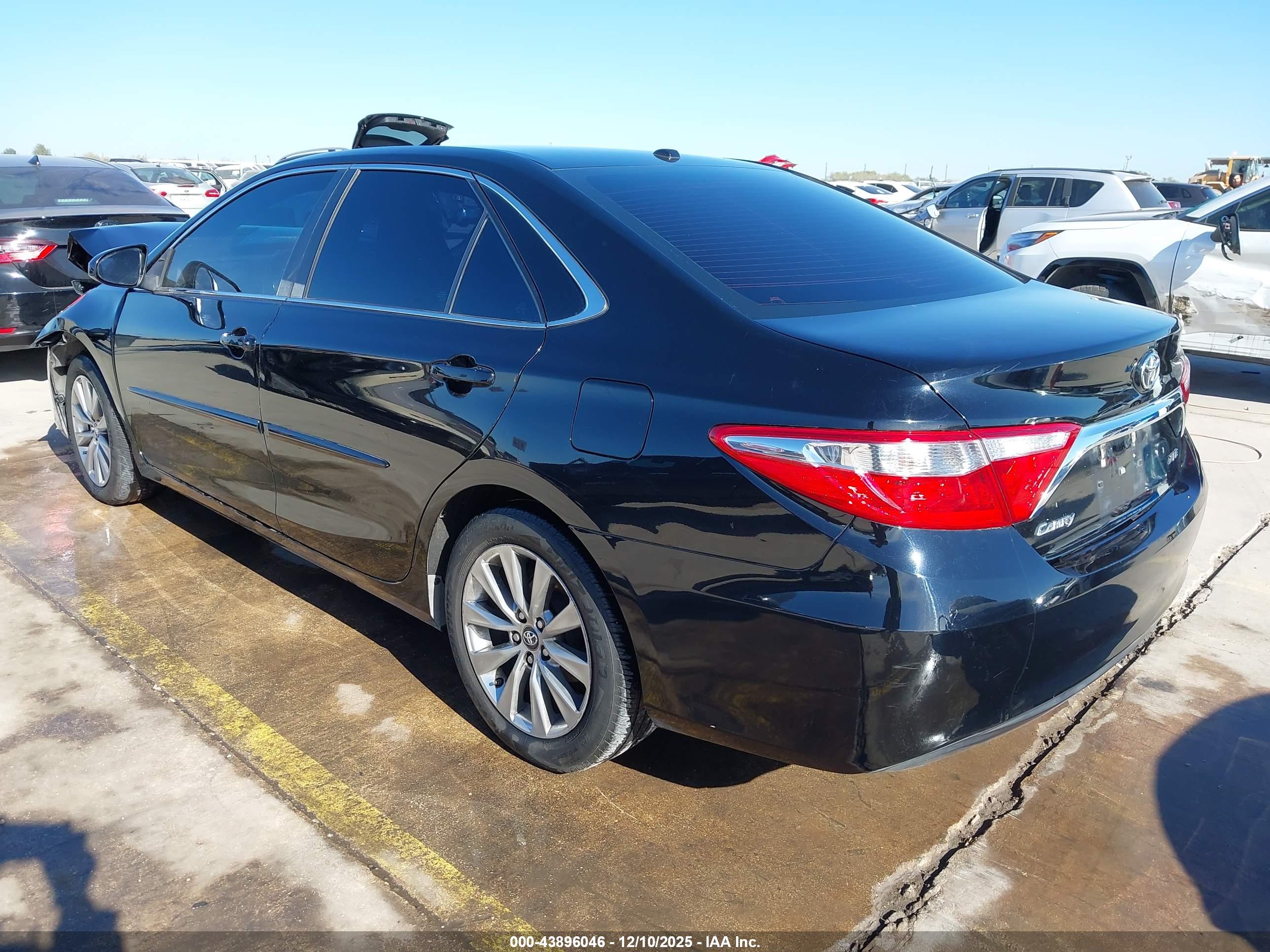 TOYOTA CAMRY image 3