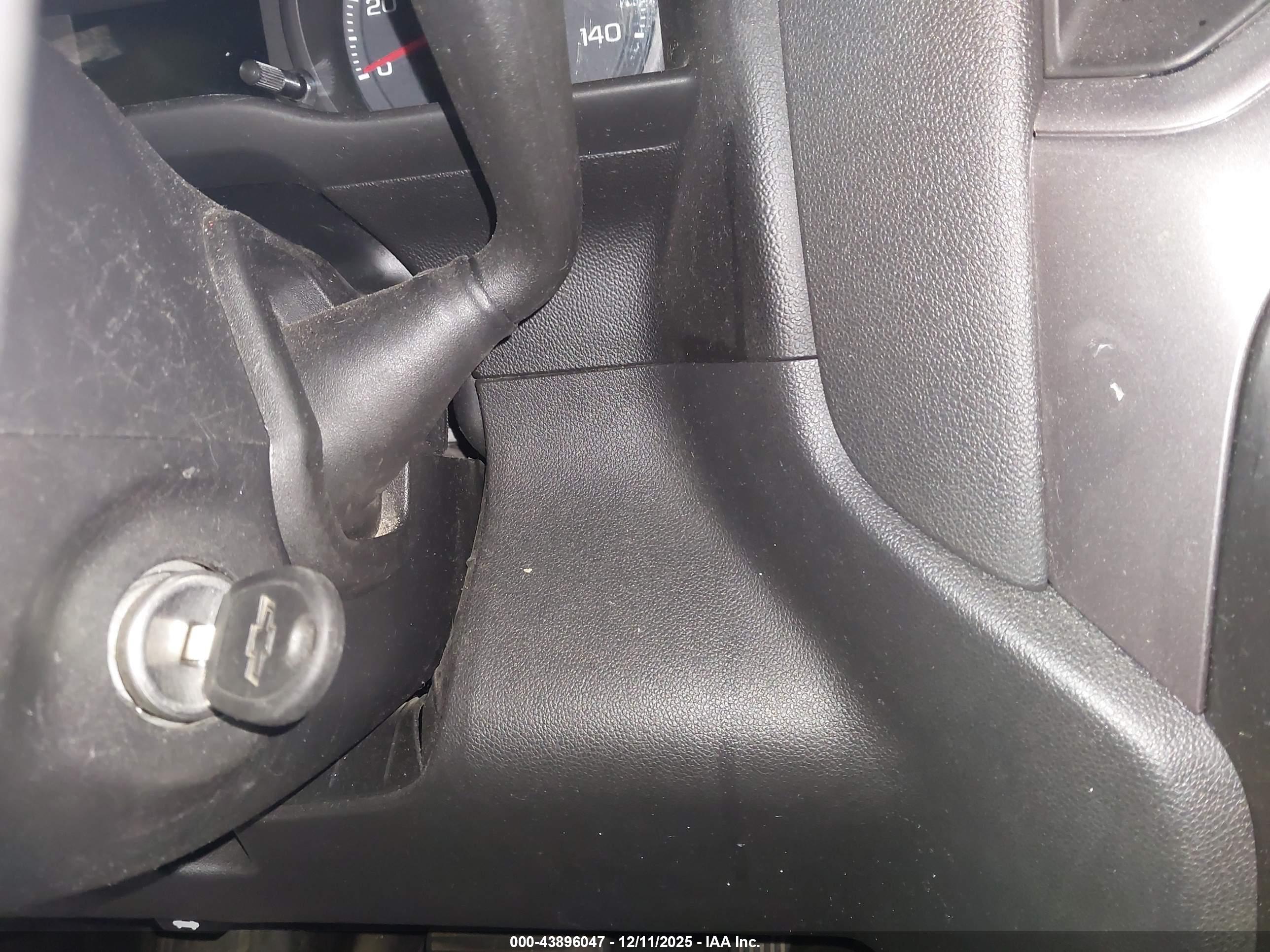 CHEVROLET SILVERADO image 11