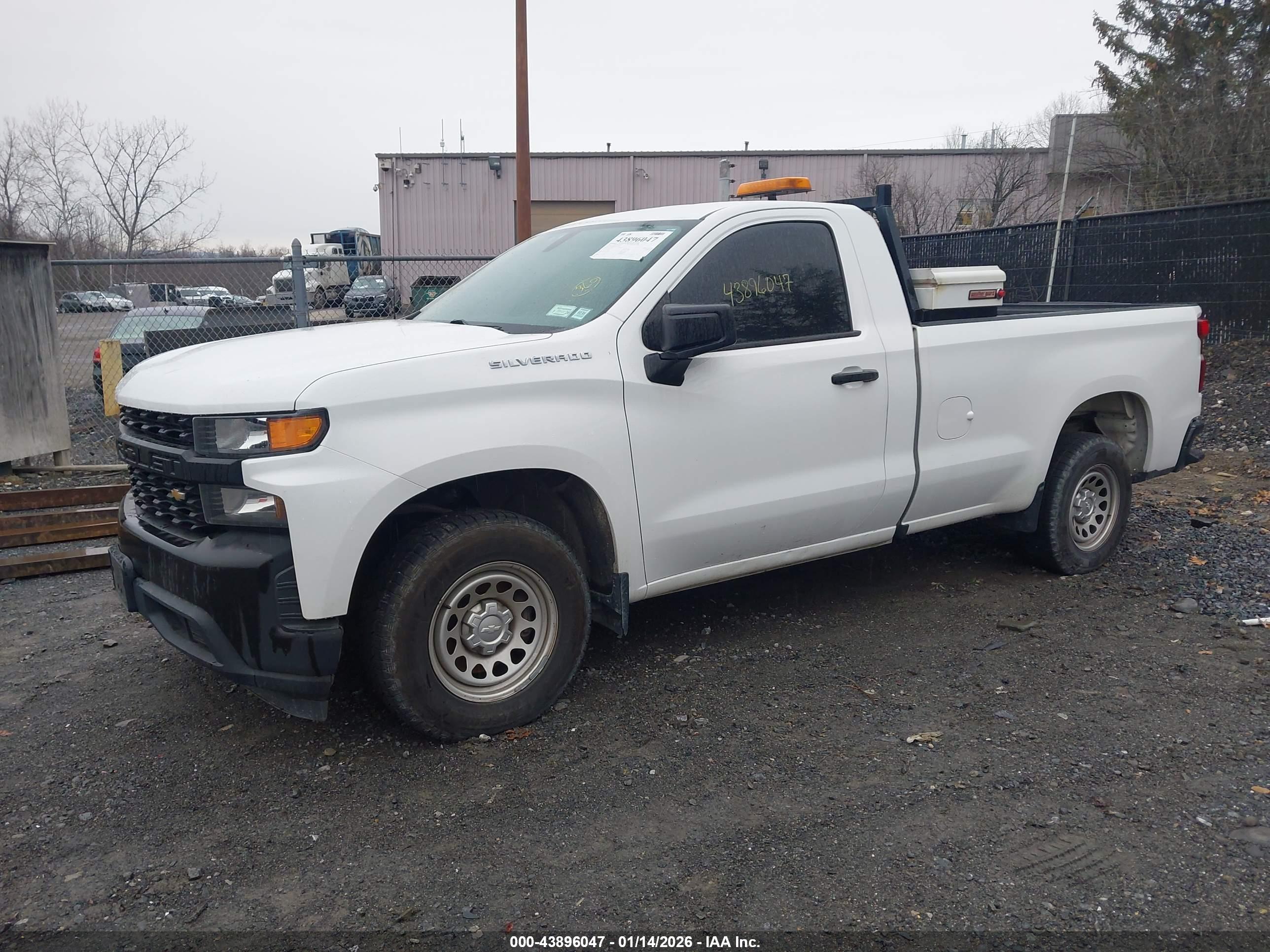 CHEVROLET SILVERADO image 2