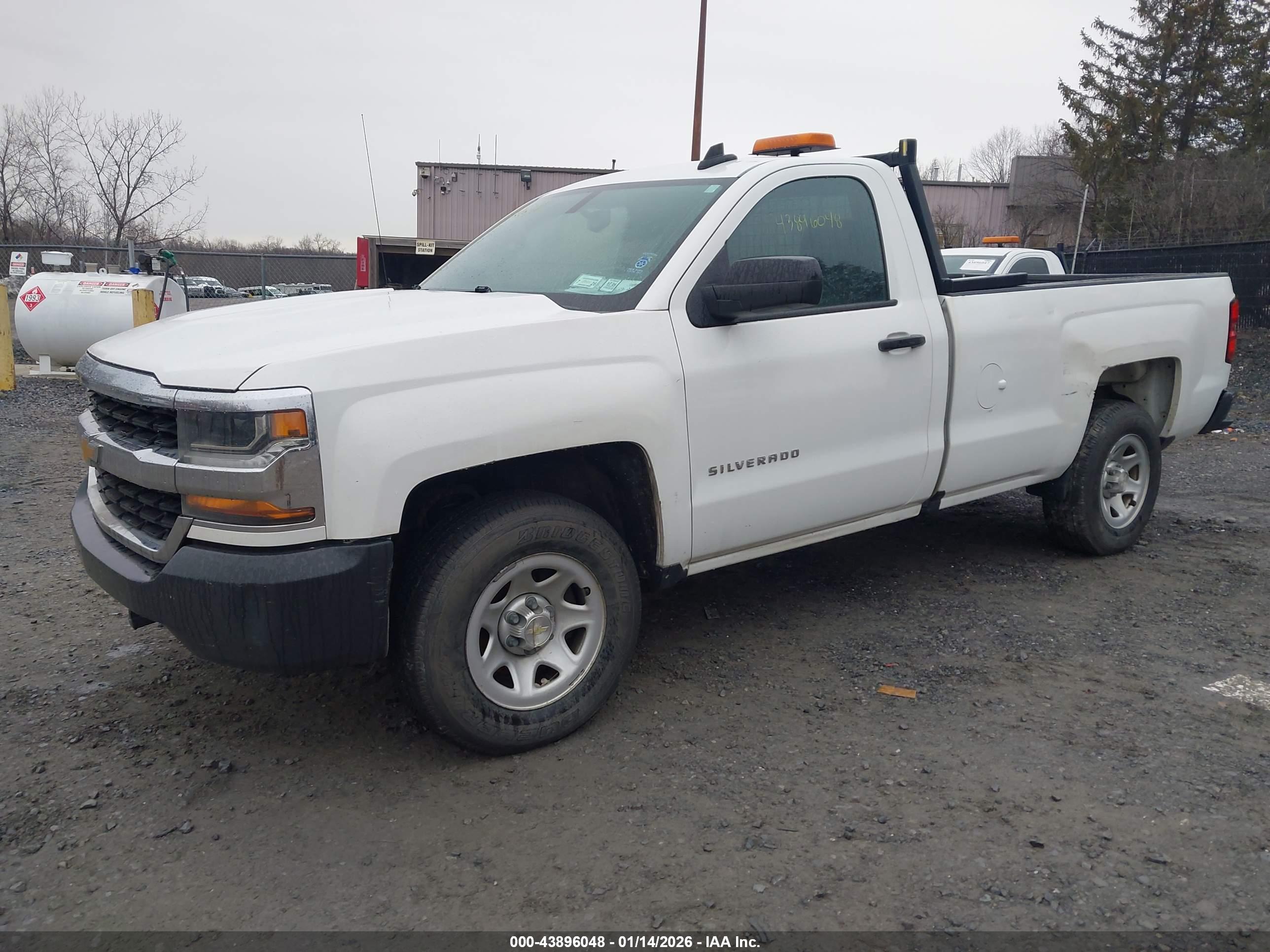 CHEVROLET SILVERADO image 2