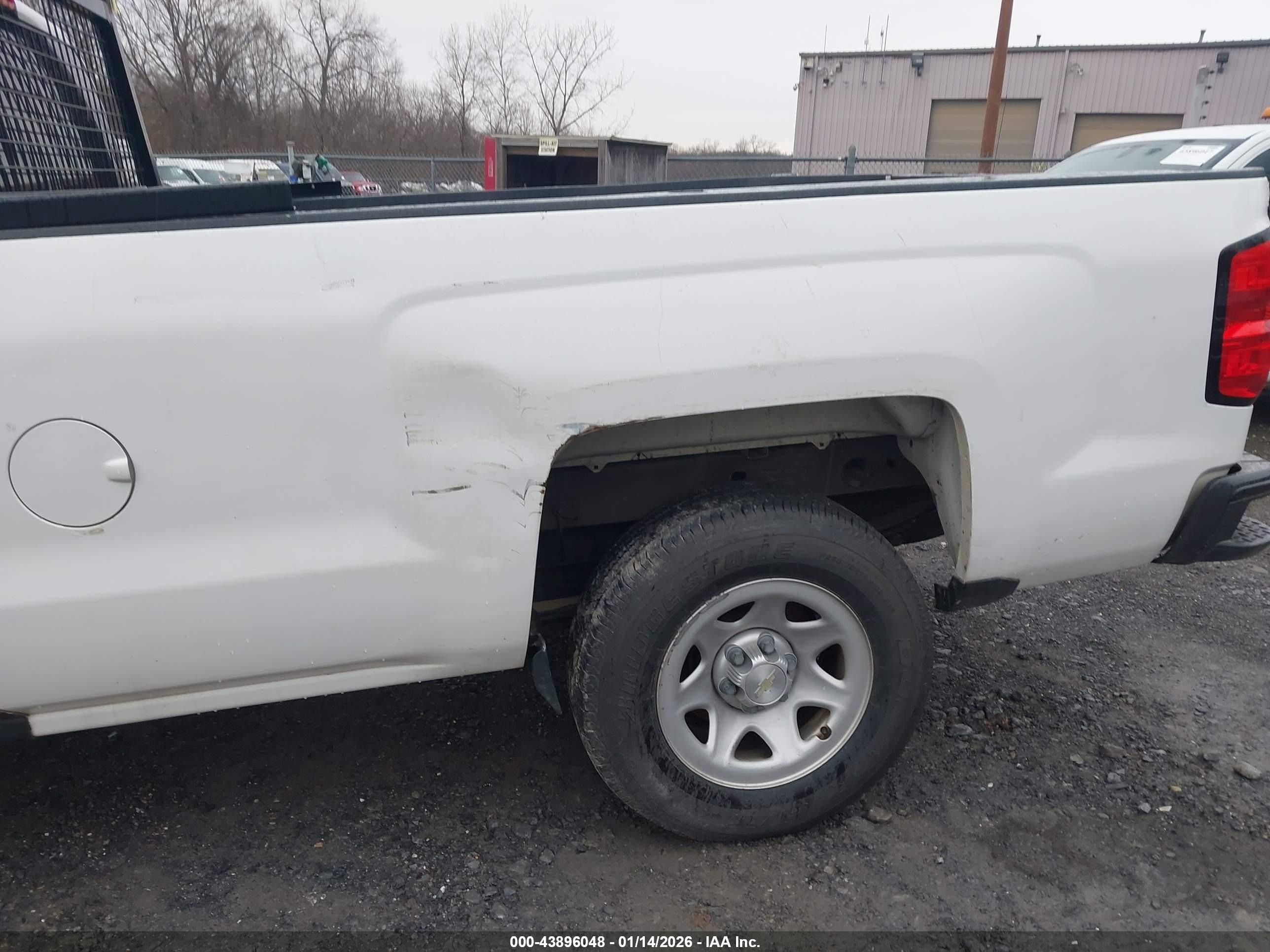 CHEVROLET SILVERADO image 6