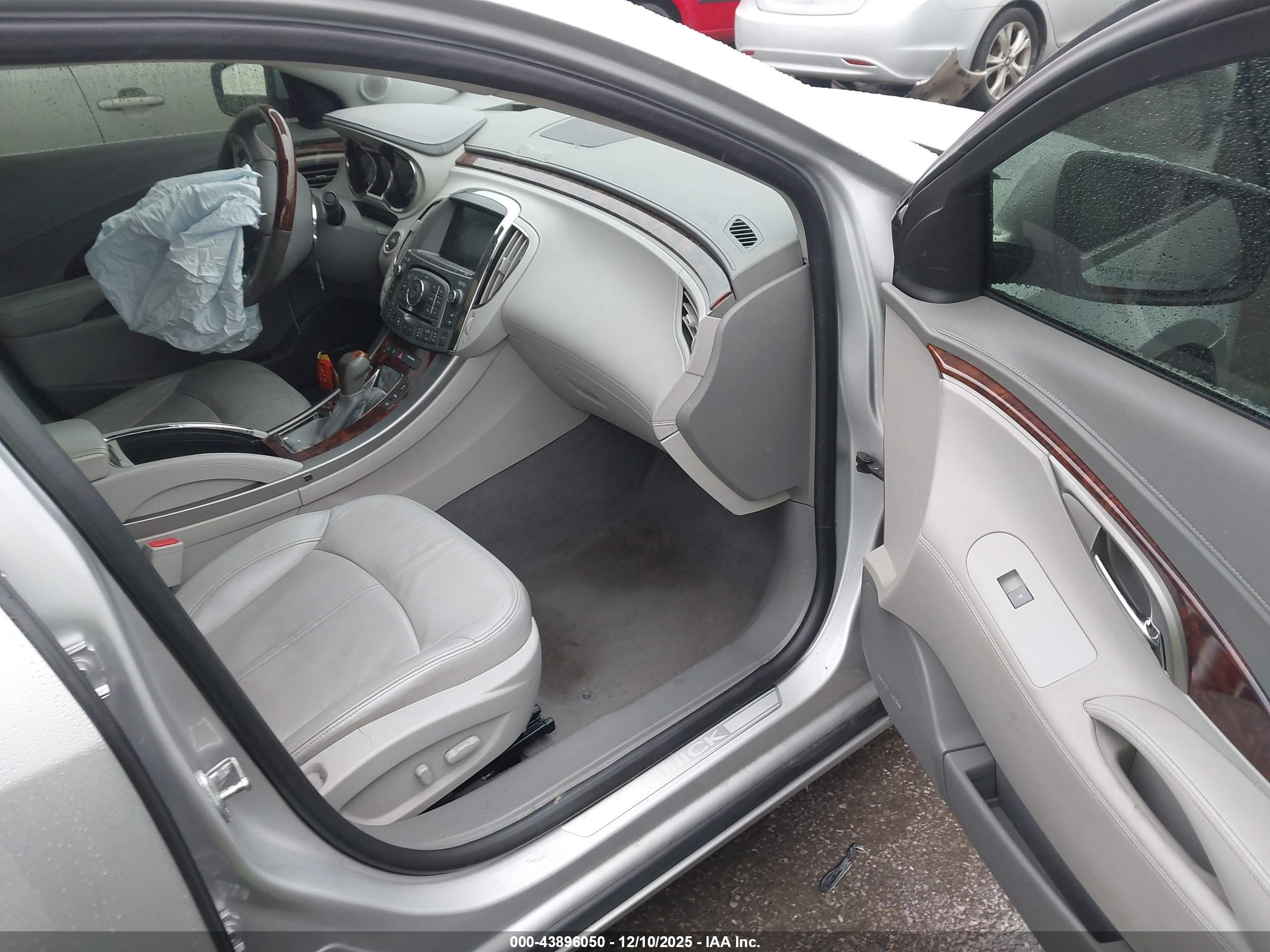 BUICK LACROSSE image 5