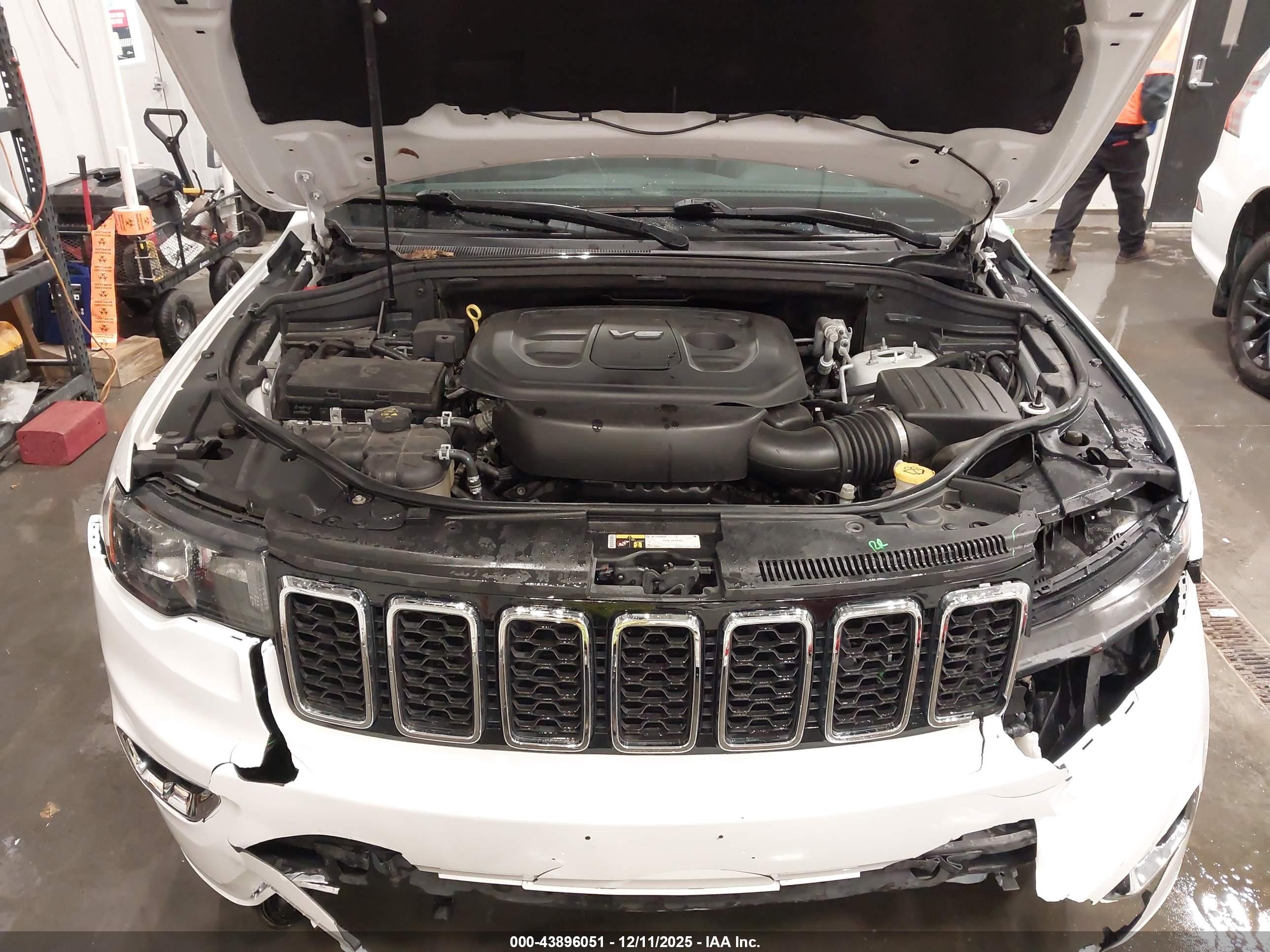 JEEP GRAND image 10