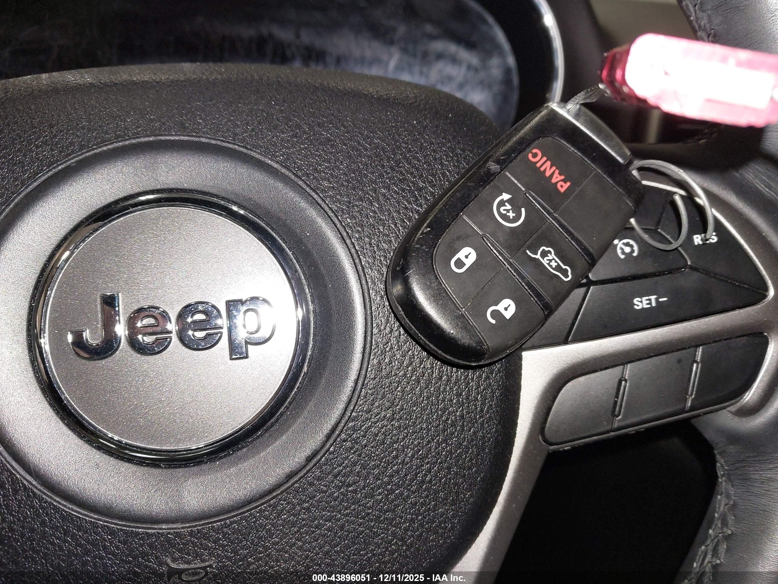 JEEP GRAND image 11