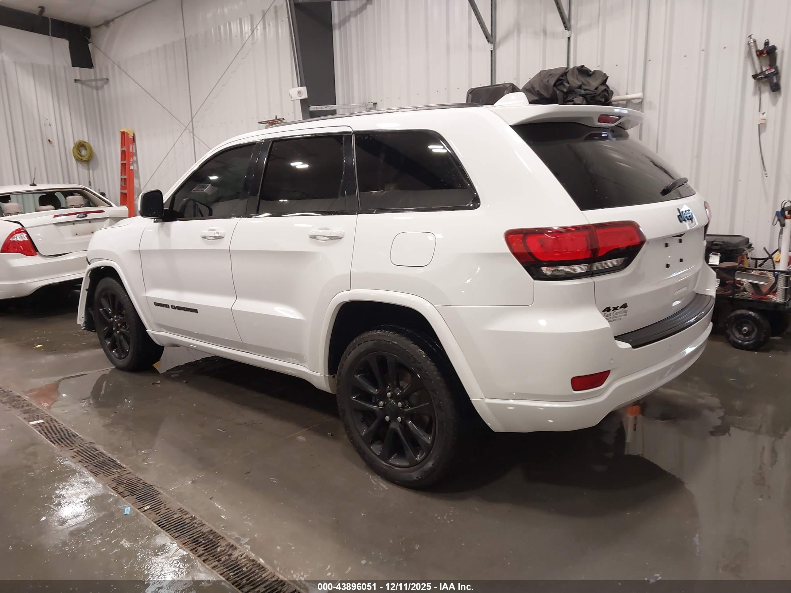 JEEP GRAND image 3