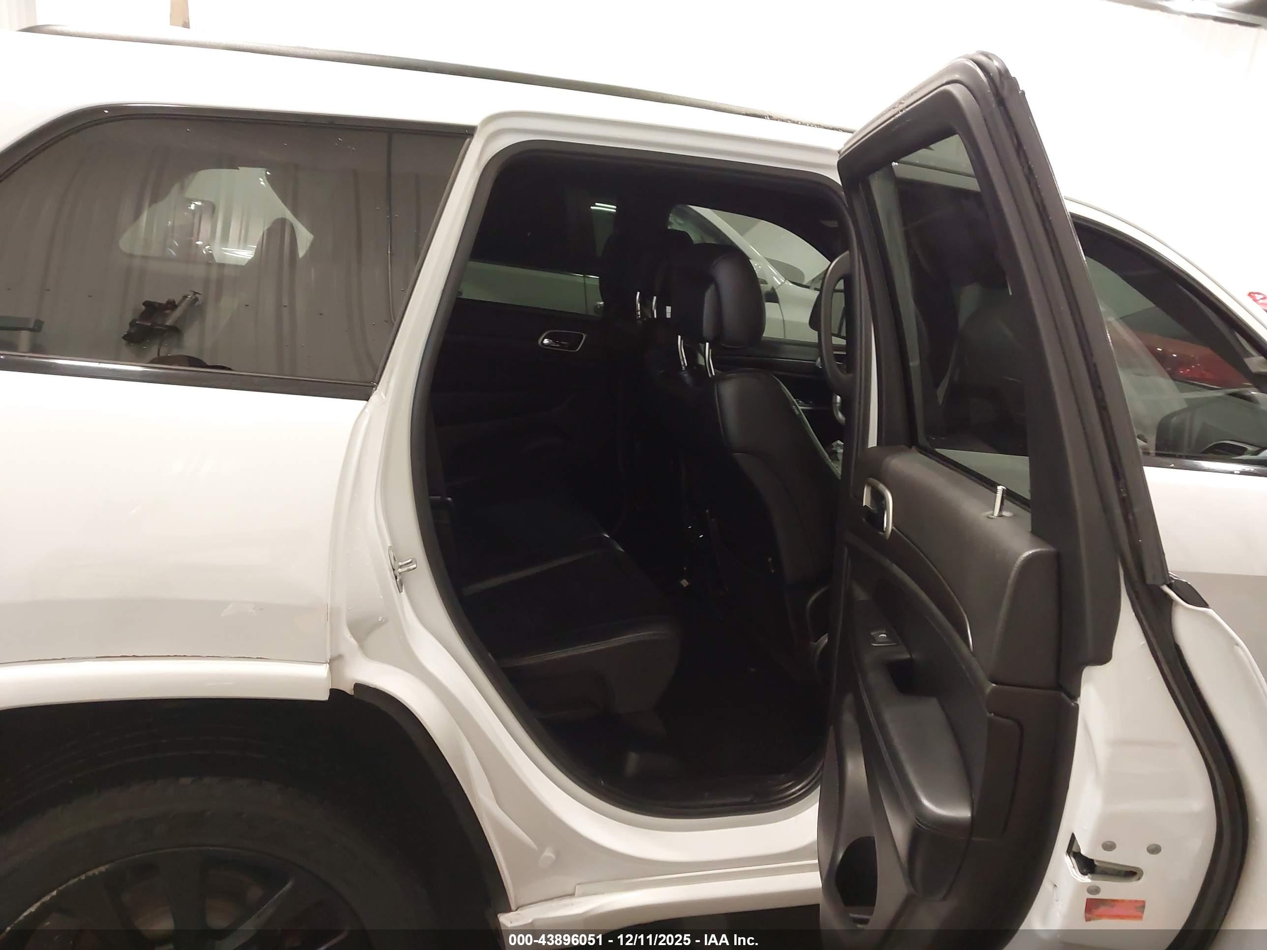 JEEP GRAND image 8