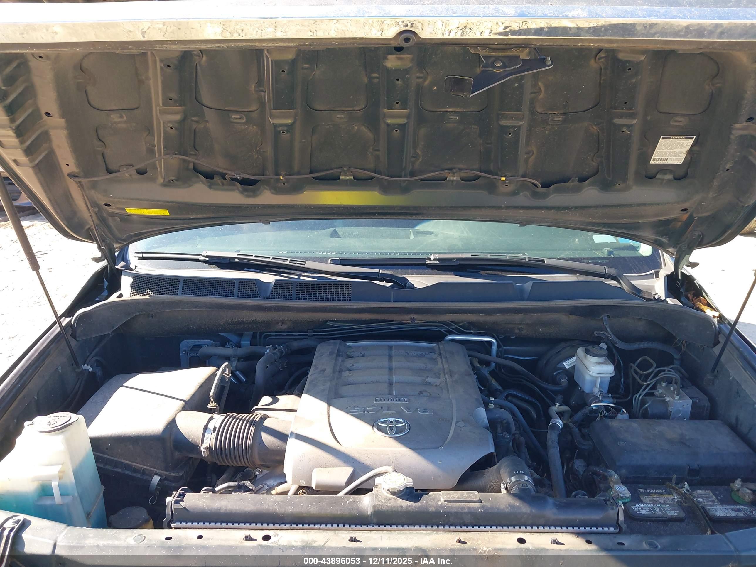 TOYOTA SEQUOIA image 10