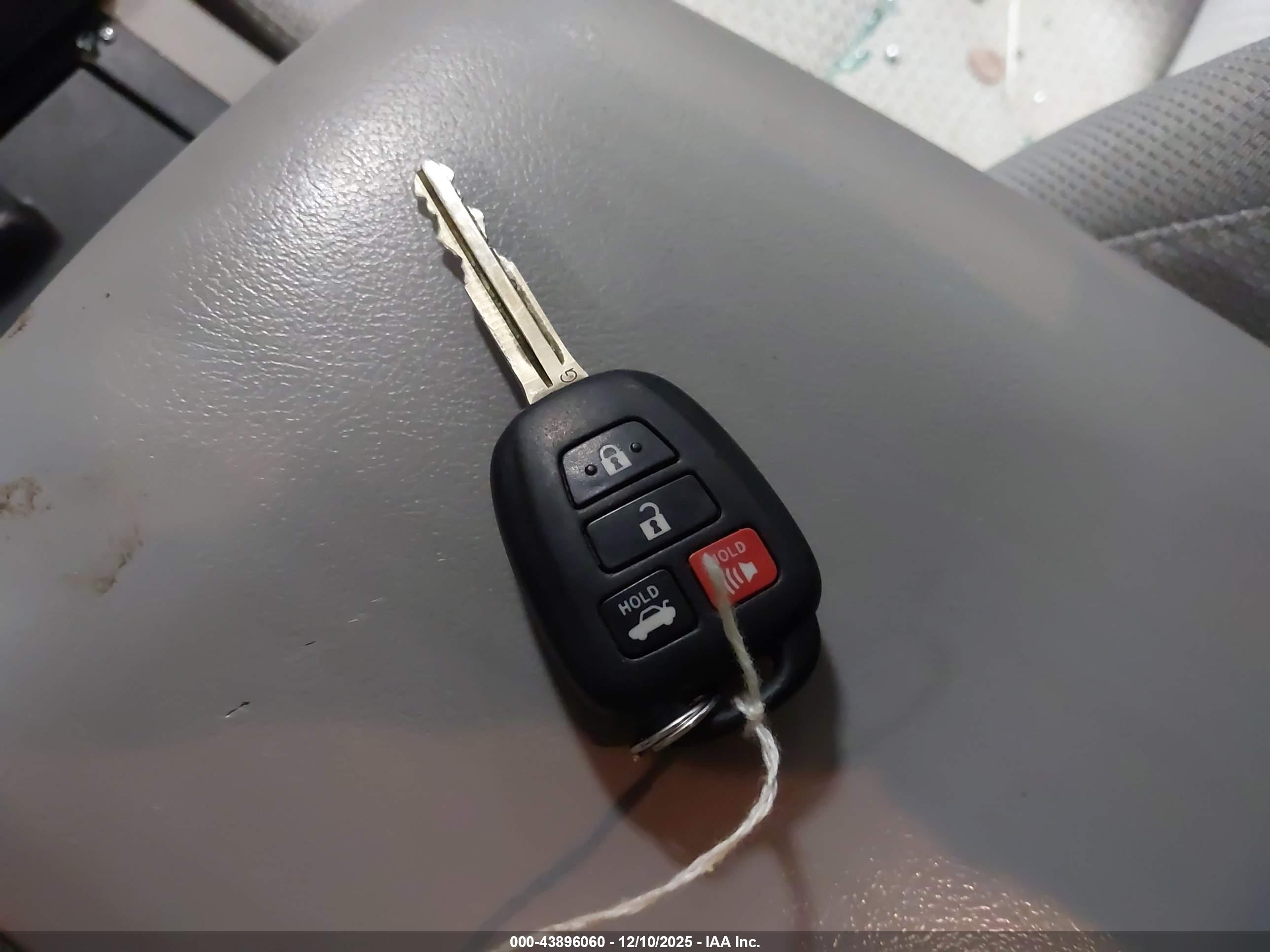 TOYOTA CAMRY image 11