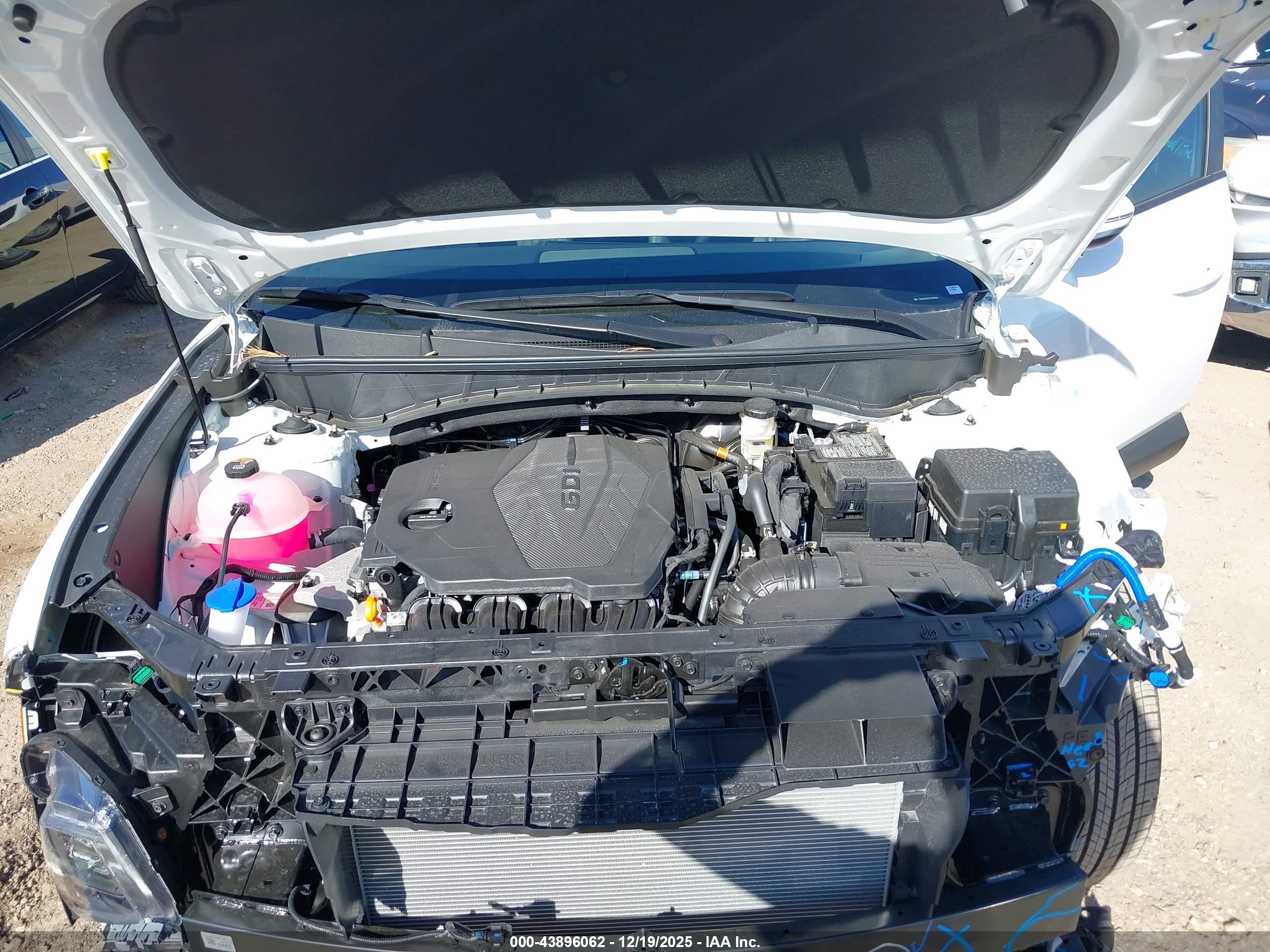 HYUNDAI TUCSON image 10