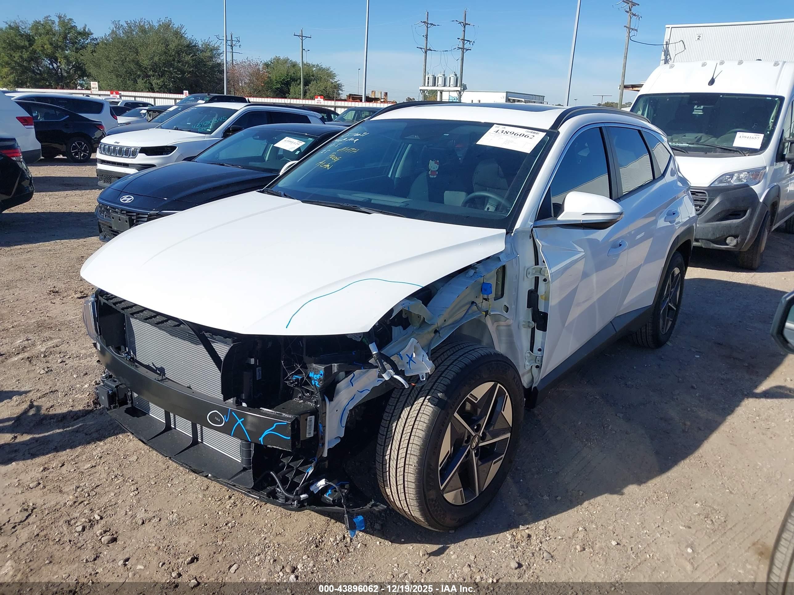 HYUNDAI TUCSON image 2