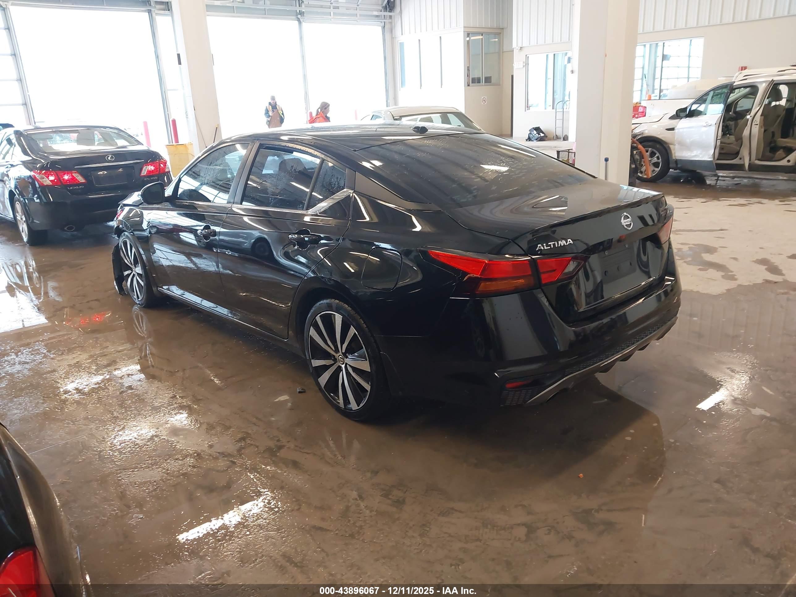 NISSAN ALTIMA image 3