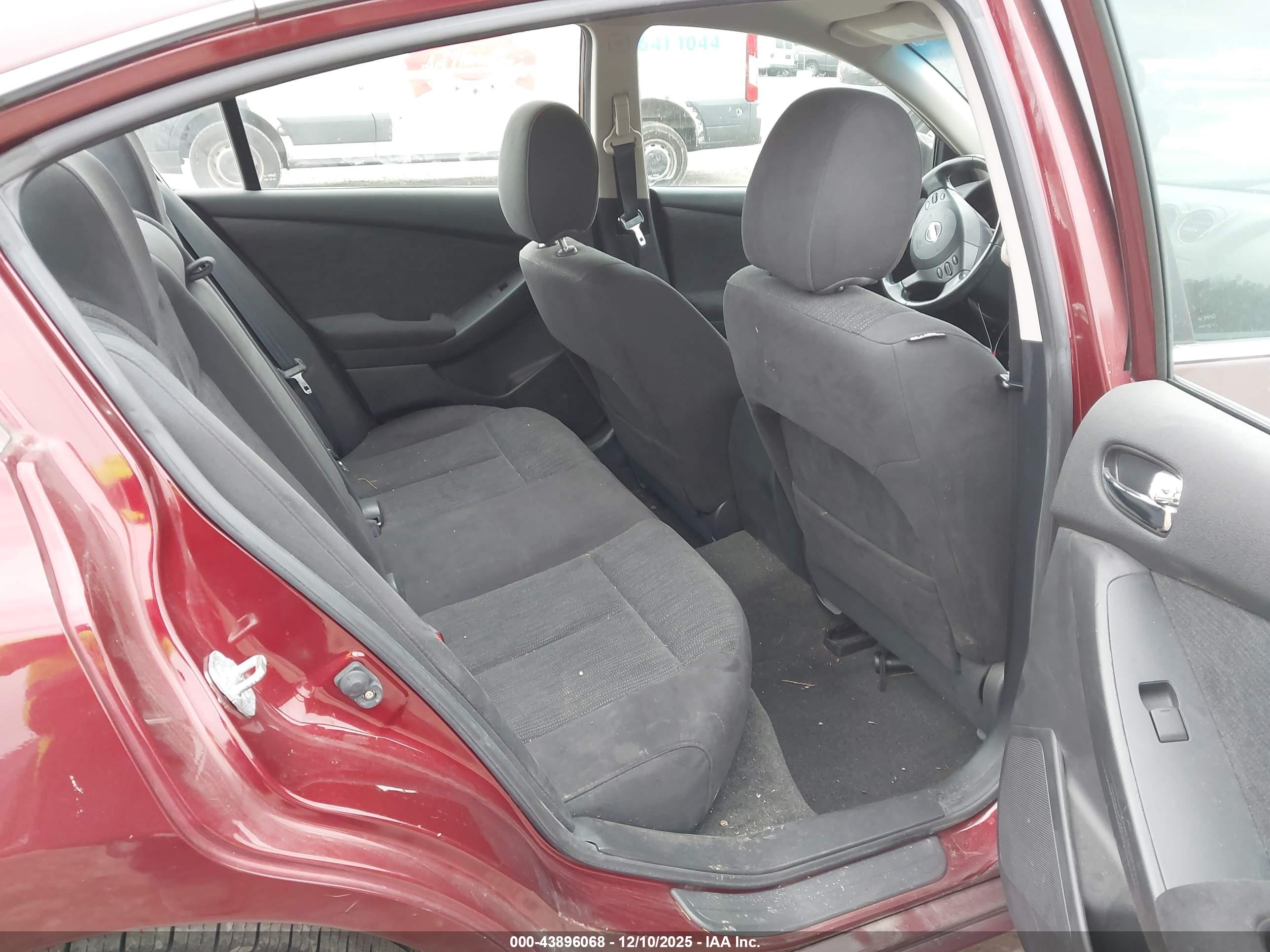 NISSAN ALTIMA image 8