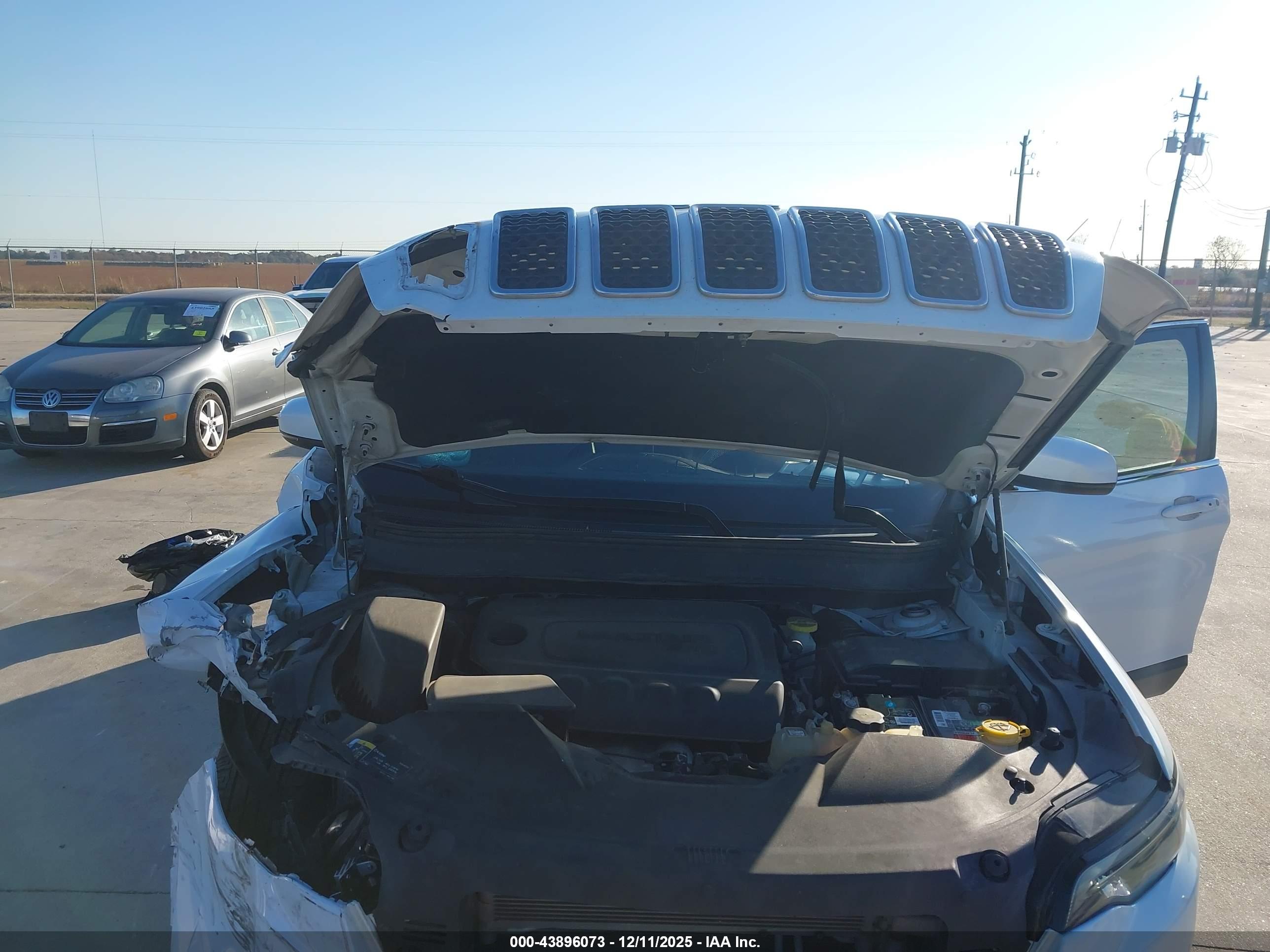 JEEP CHEROKEE image 10