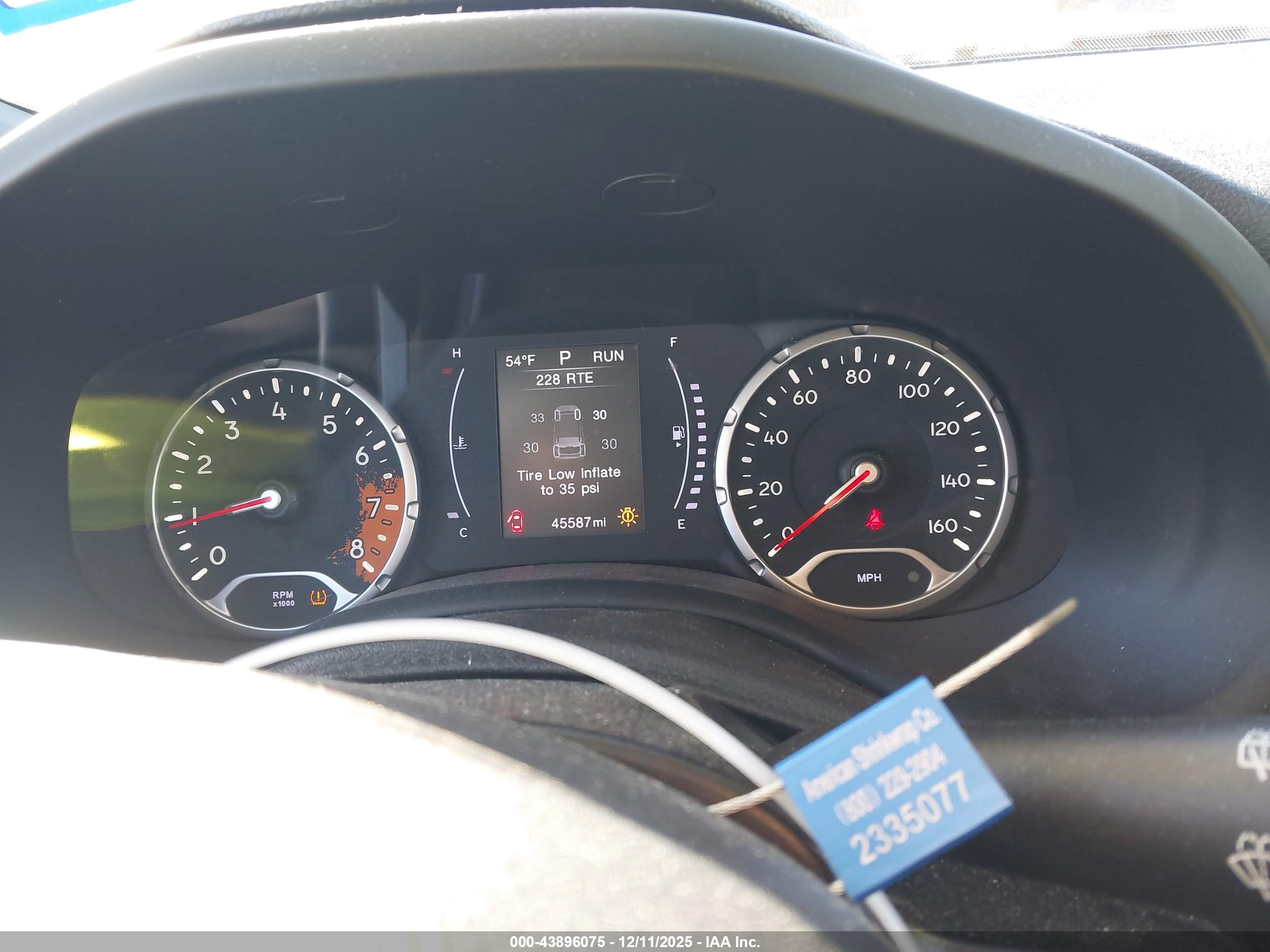 JEEP RENEGADE image 7