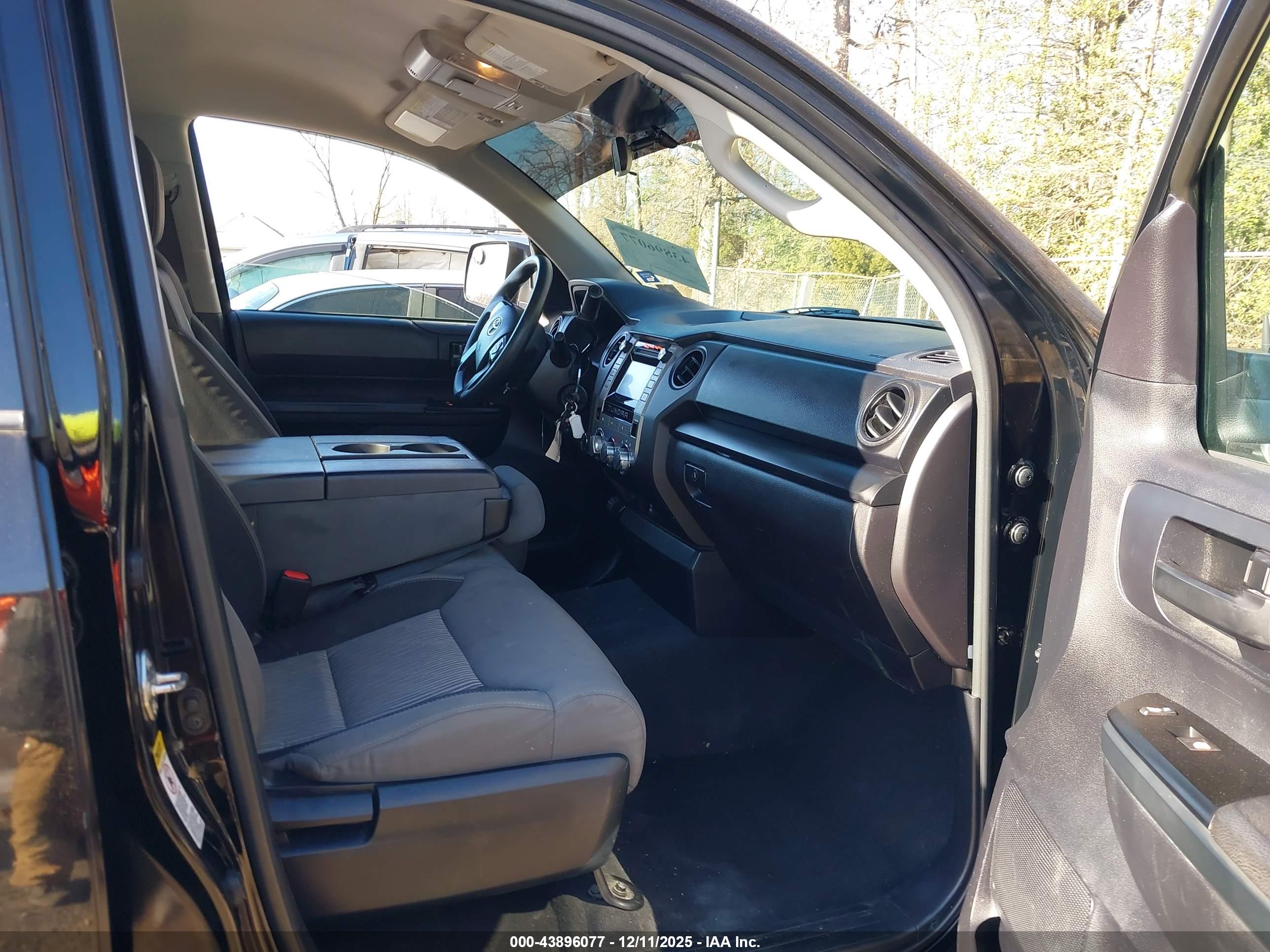 TOYOTA TUNDRA image 5