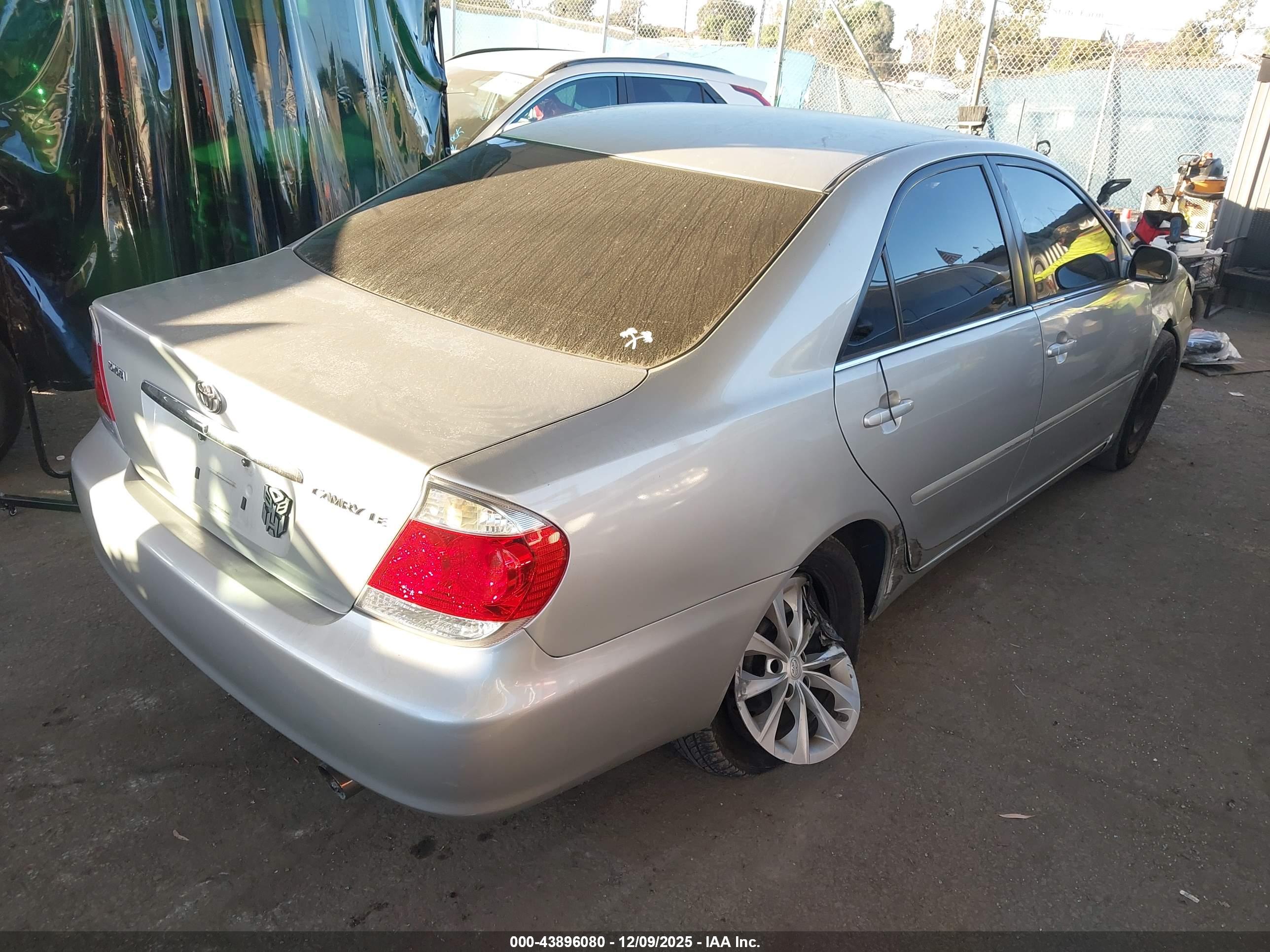 TOYOTA CAMRY image 4