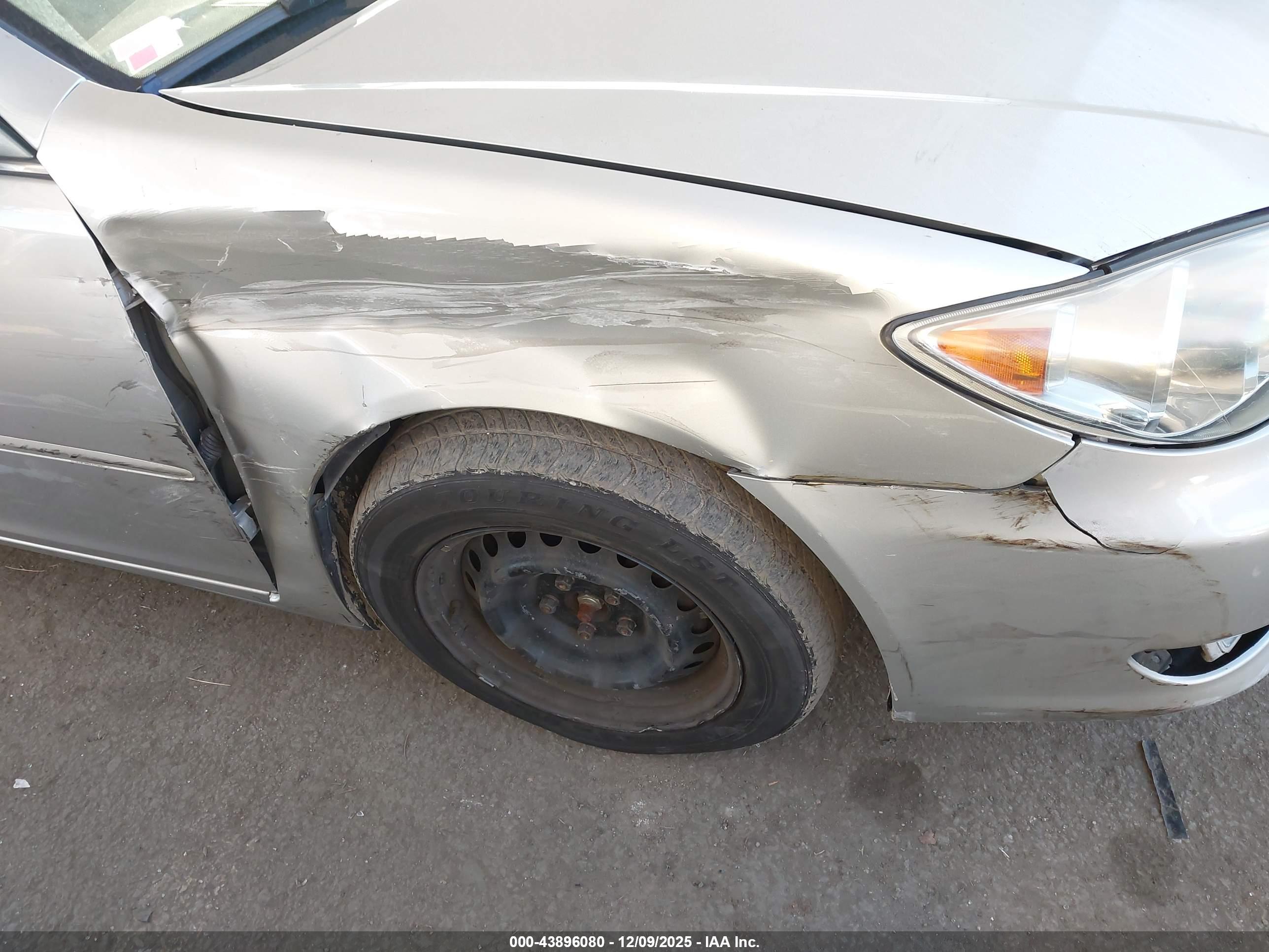 TOYOTA CAMRY image 6