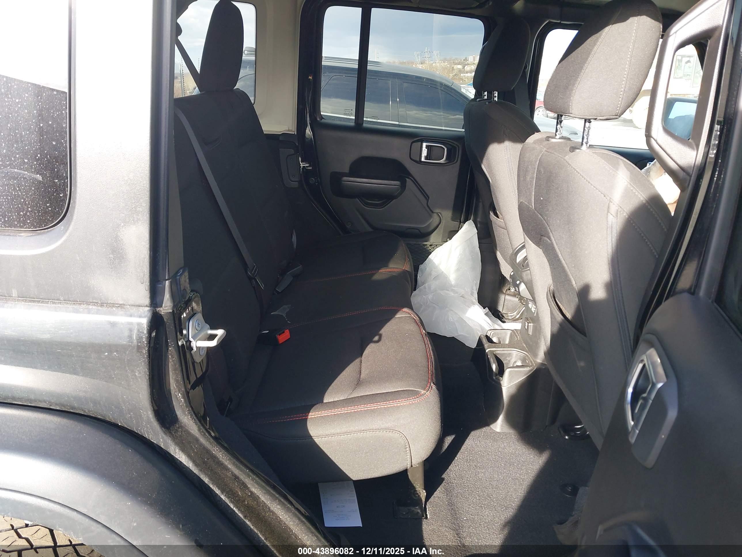 JEEP WRANGLER image 8