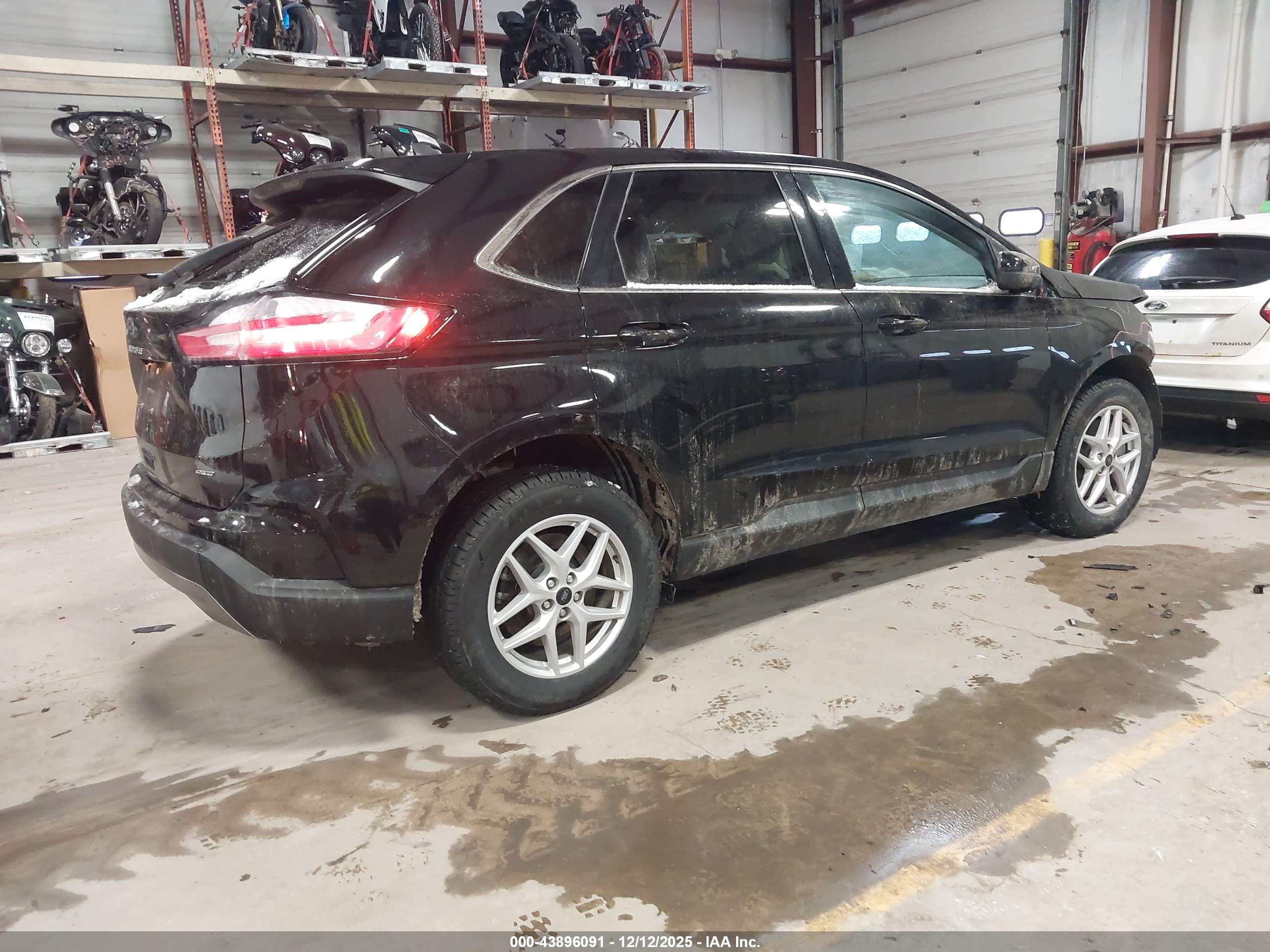 FORD EDGE image 4