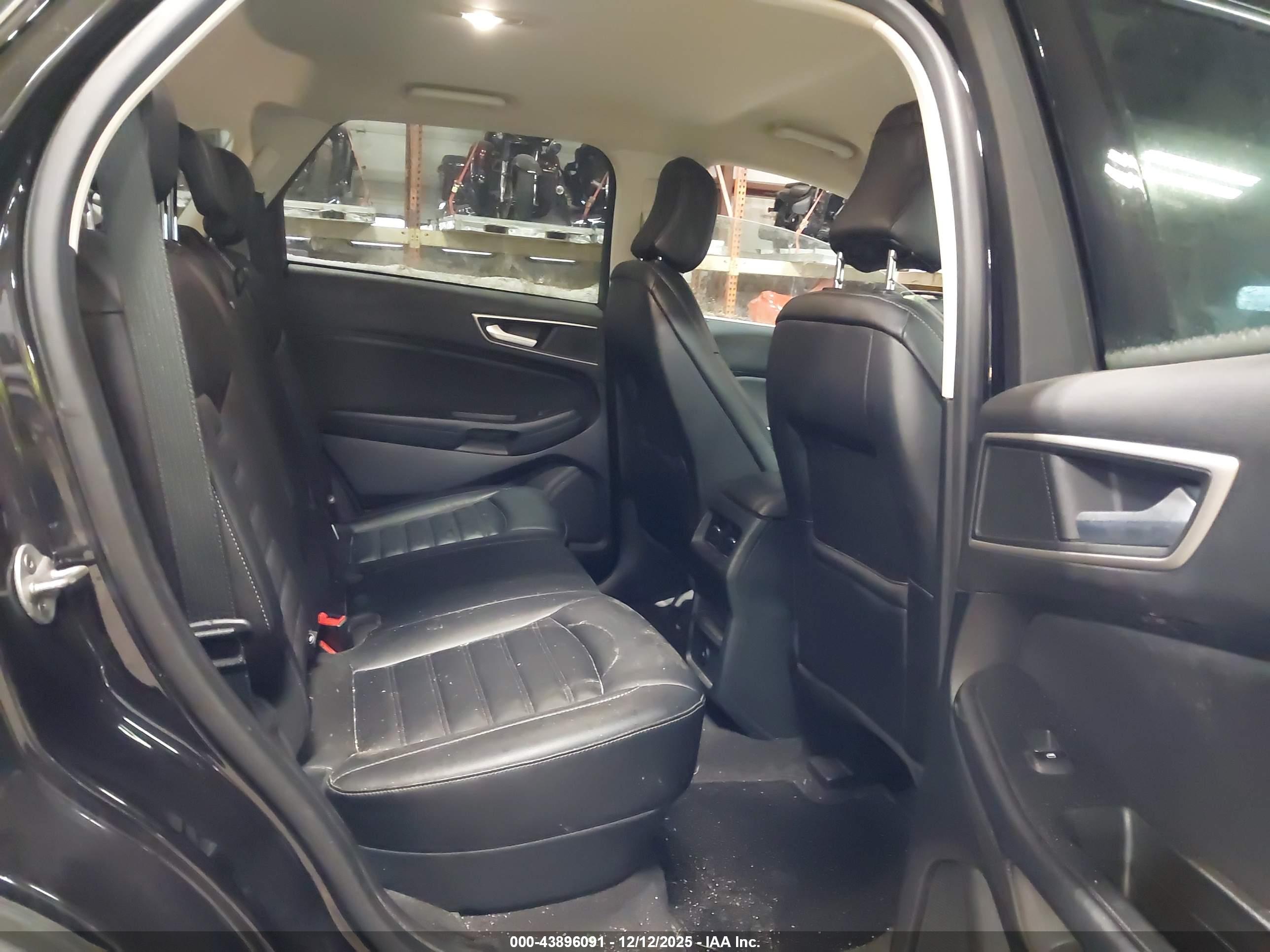 FORD EDGE image 8