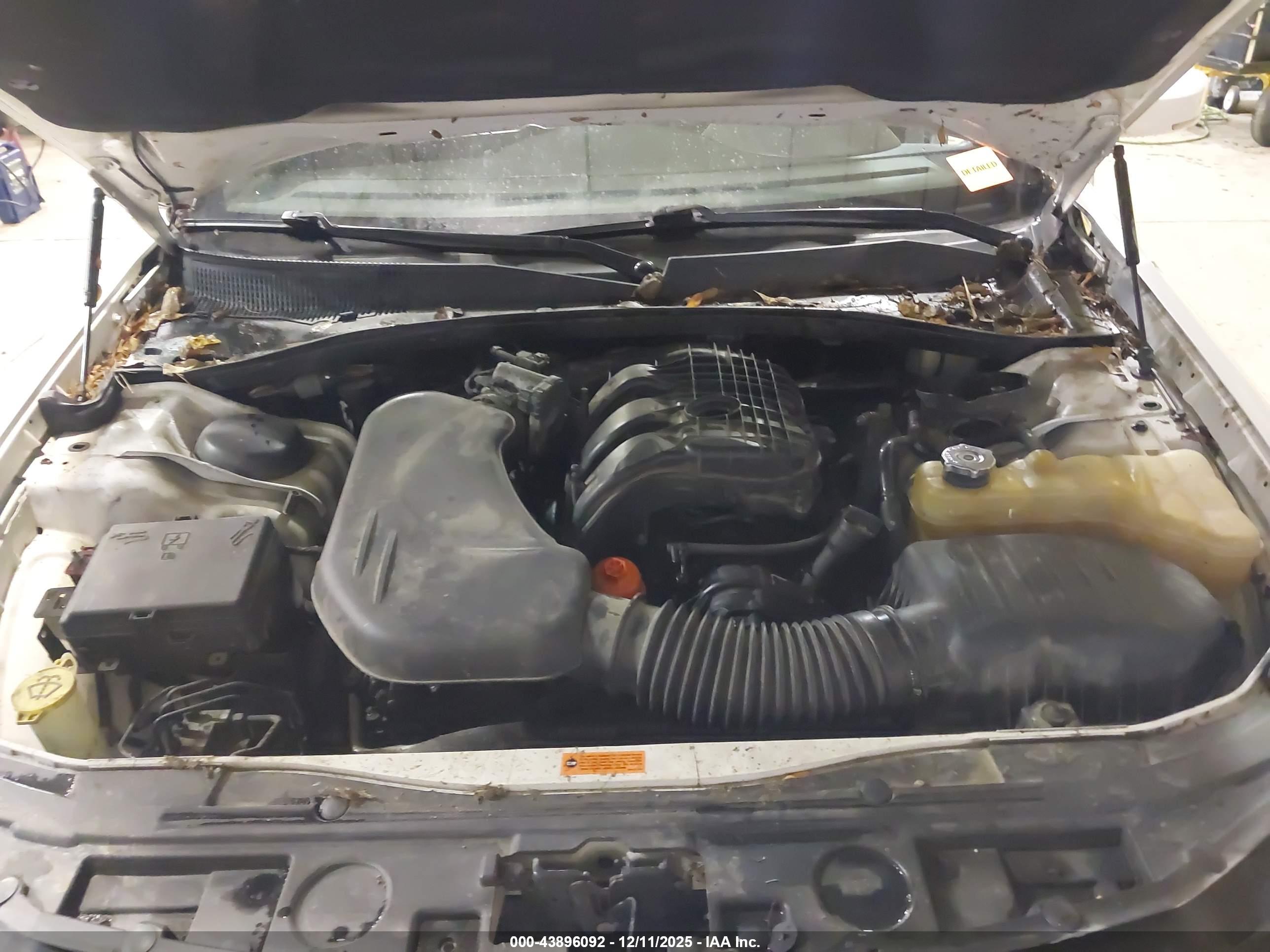 CHRYSLER 300 image 10