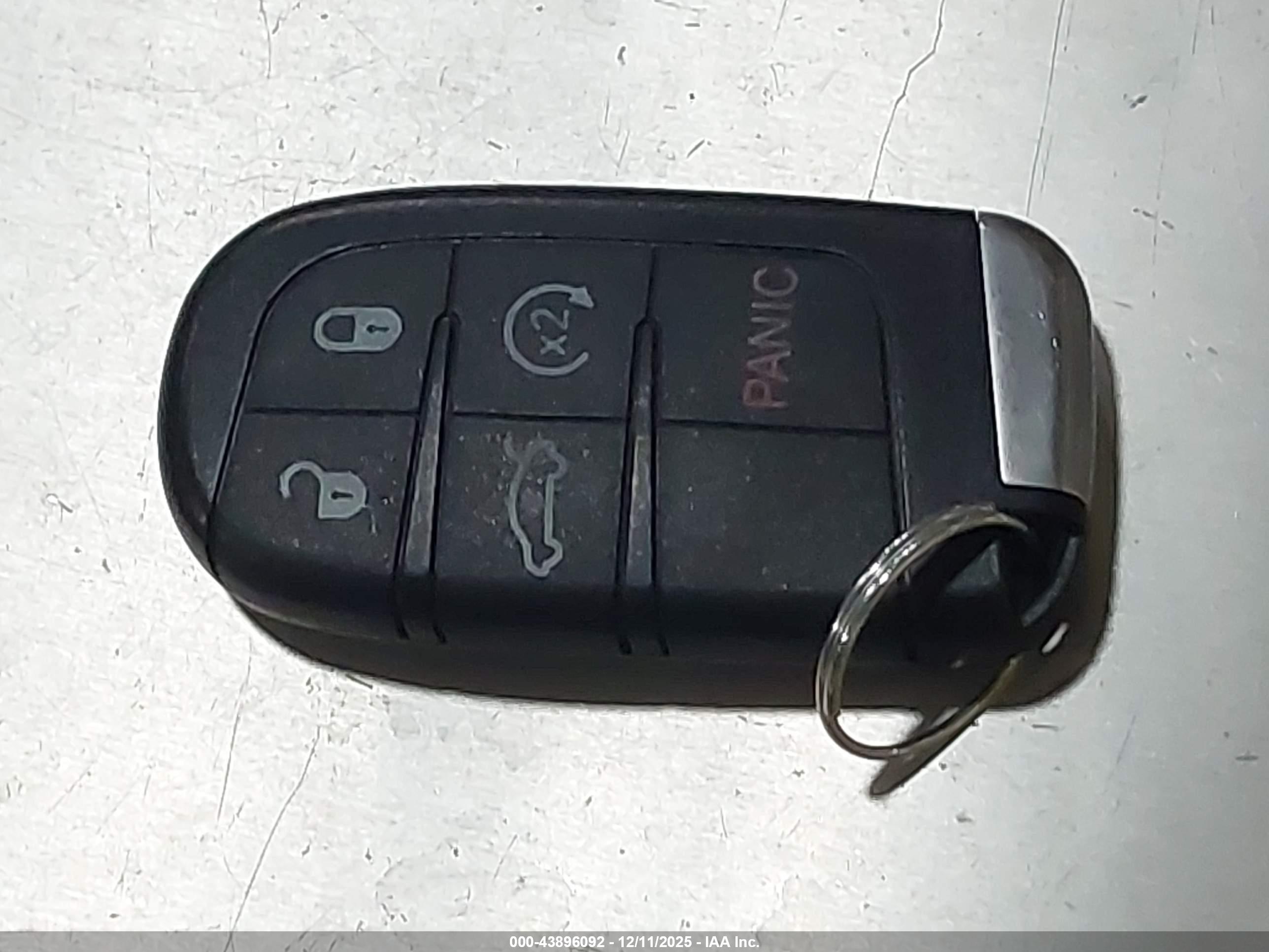 CHRYSLER 300 image 11
