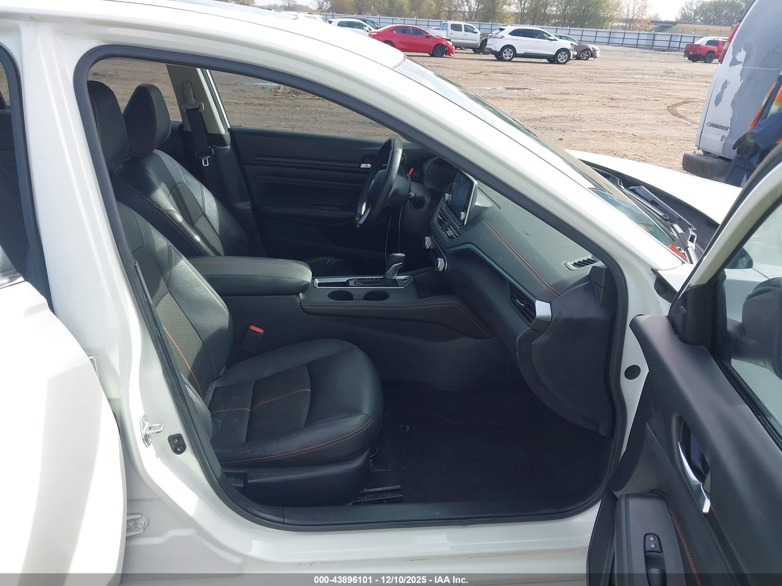 NISSAN ALTIMA image 5