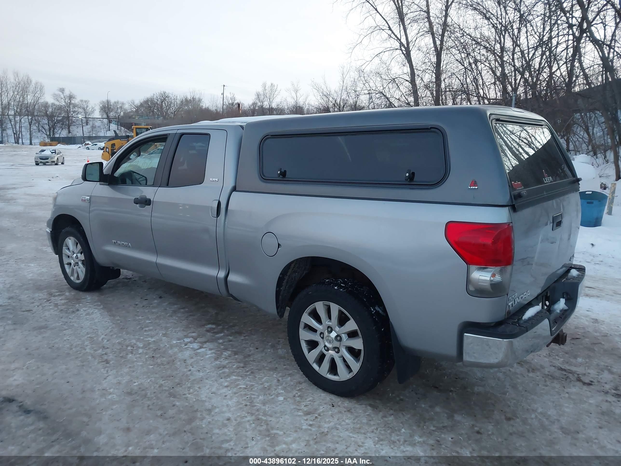 TOYOTA TUNDRA image 3