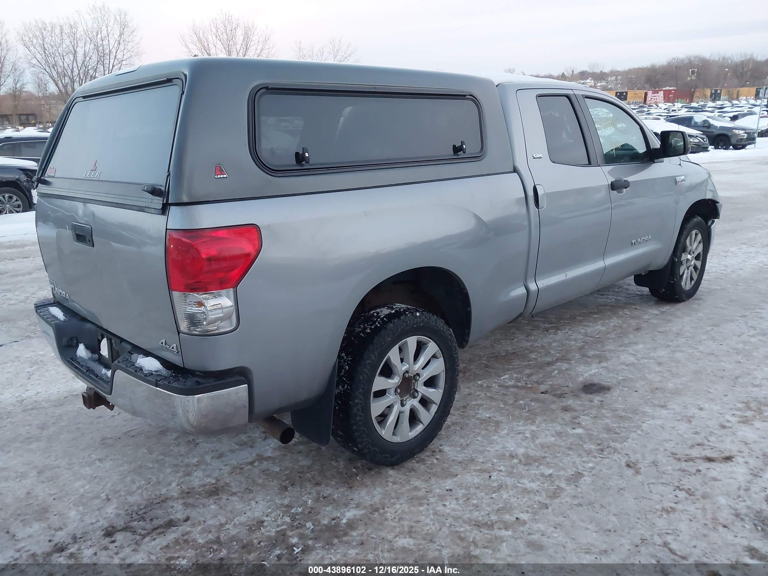 TOYOTA TUNDRA image 4