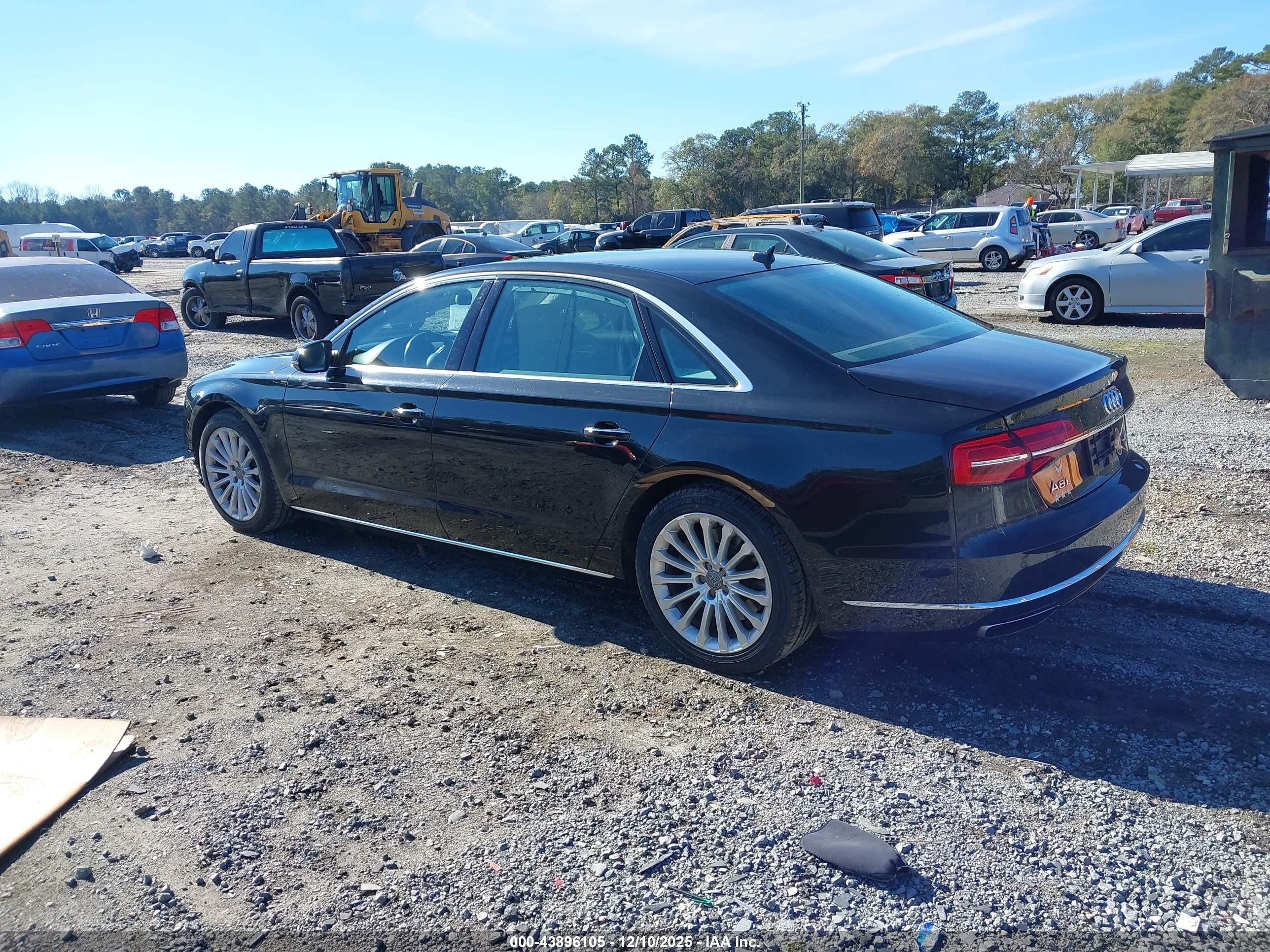 AUDI A8 image 3