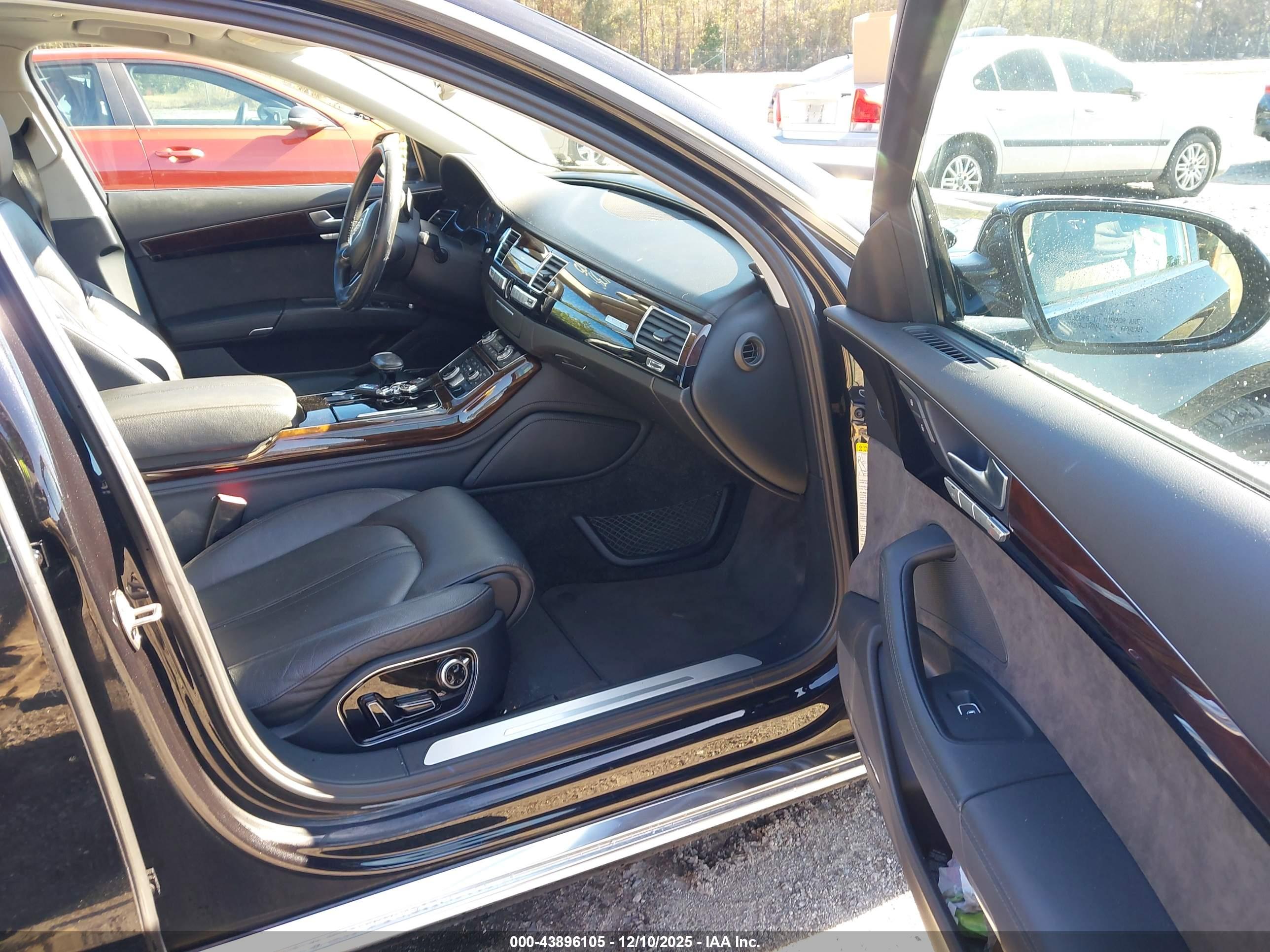 AUDI A8 image 5